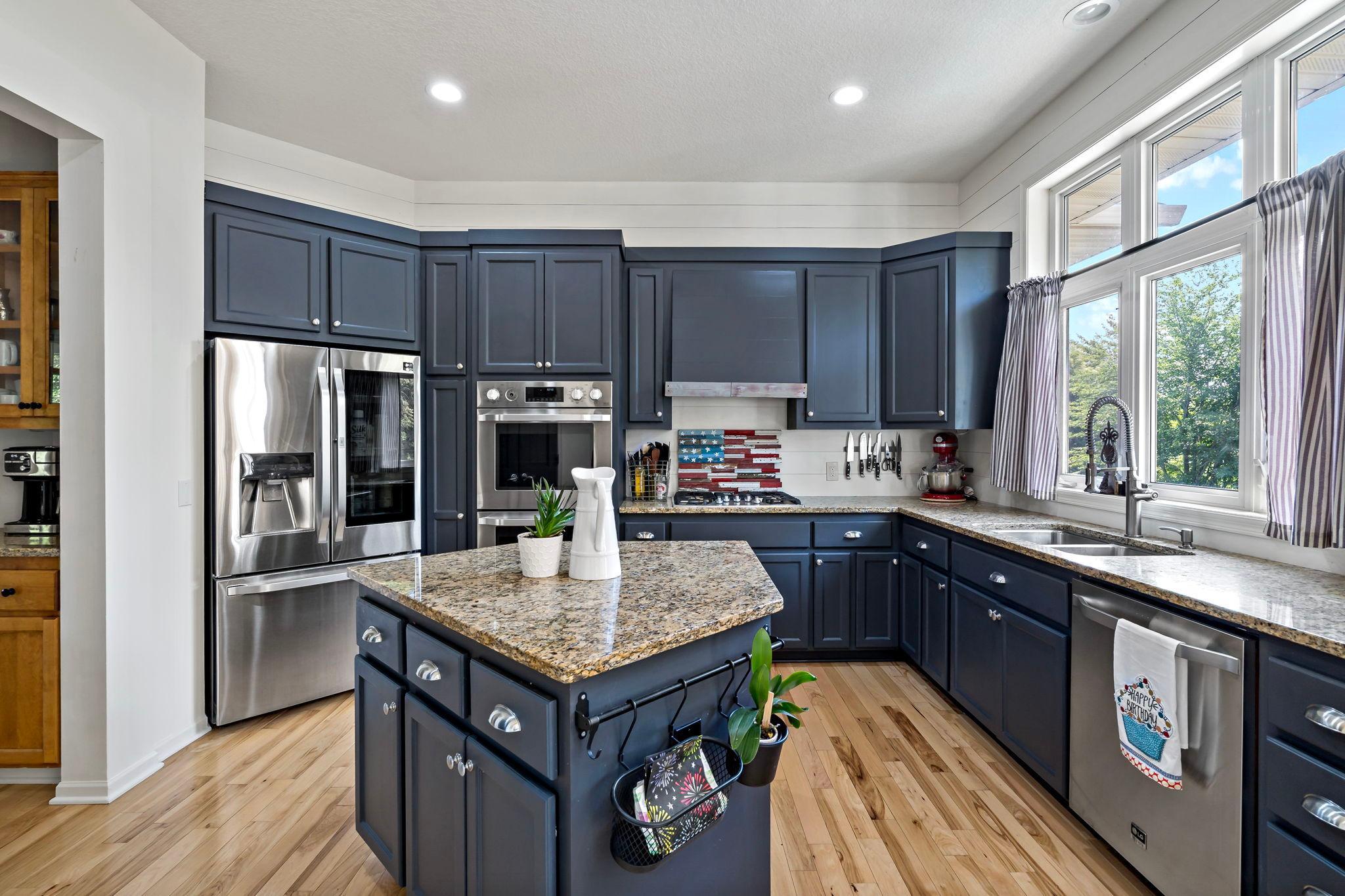 main property photo 16