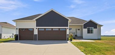 image of property with 3 Bed | 2 Bath | 1,465 Sqft