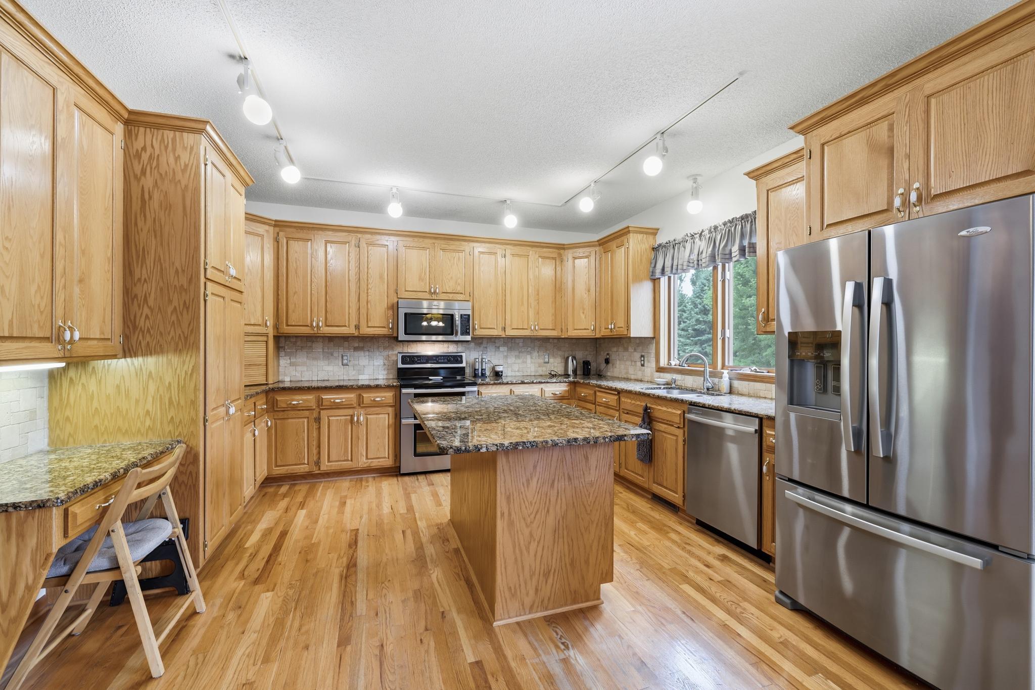 main property photo 7