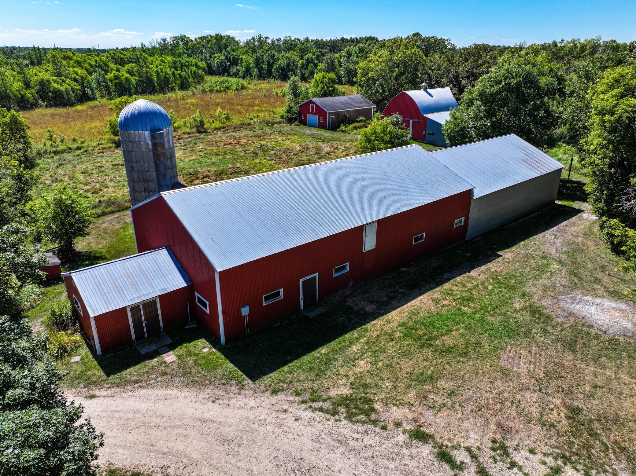 main property photo 3