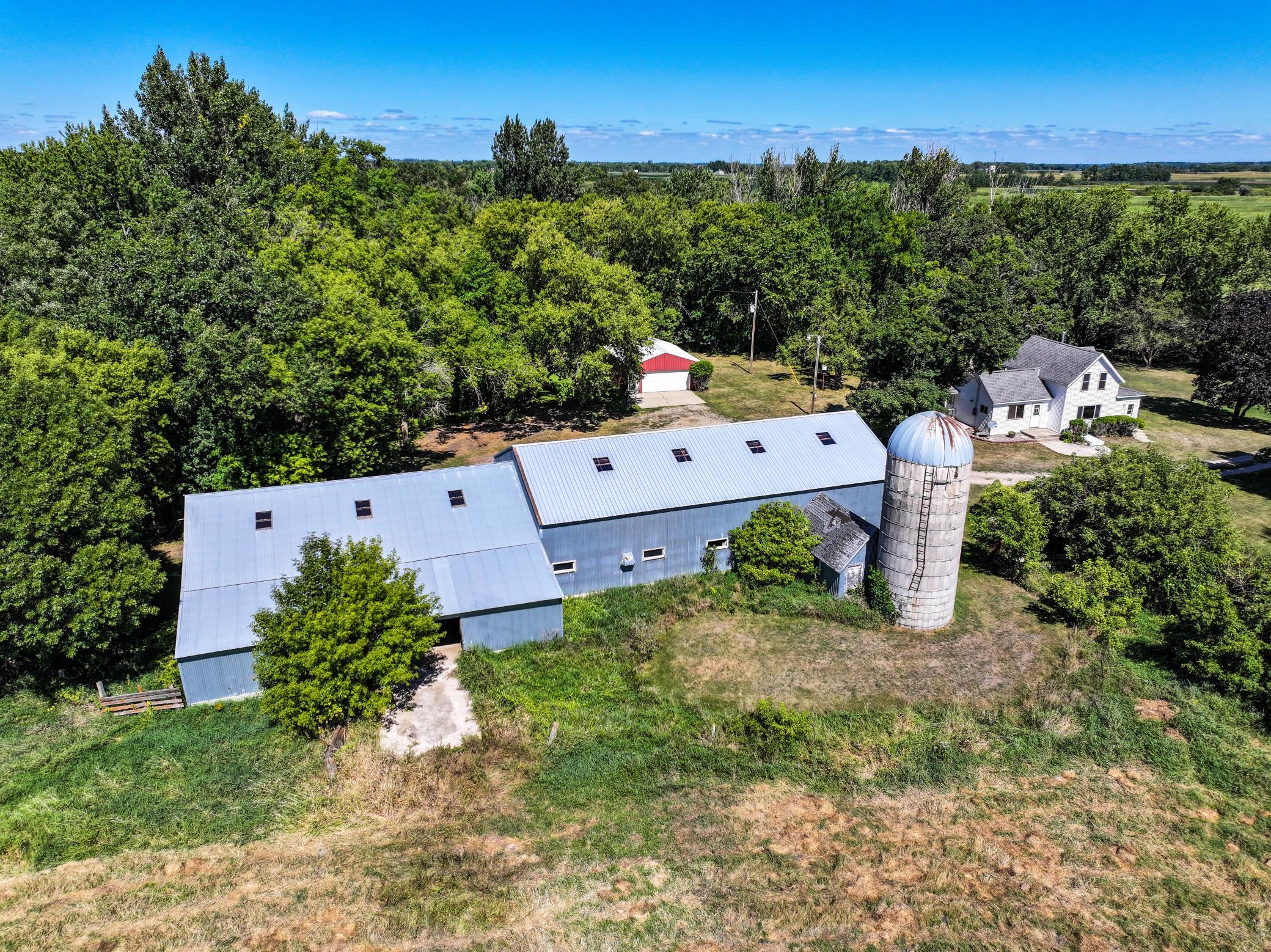 main property photo 45