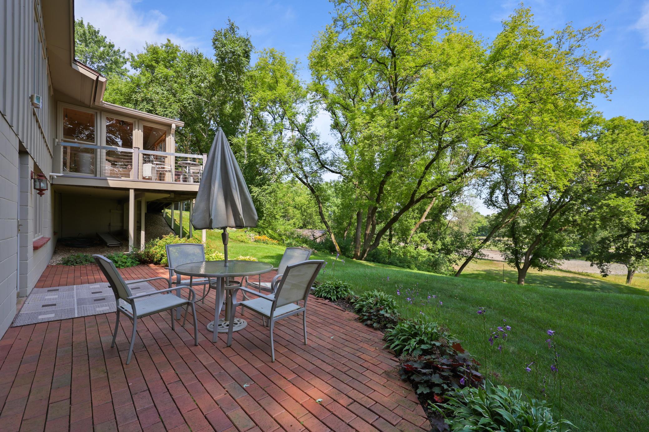 main property photo 40