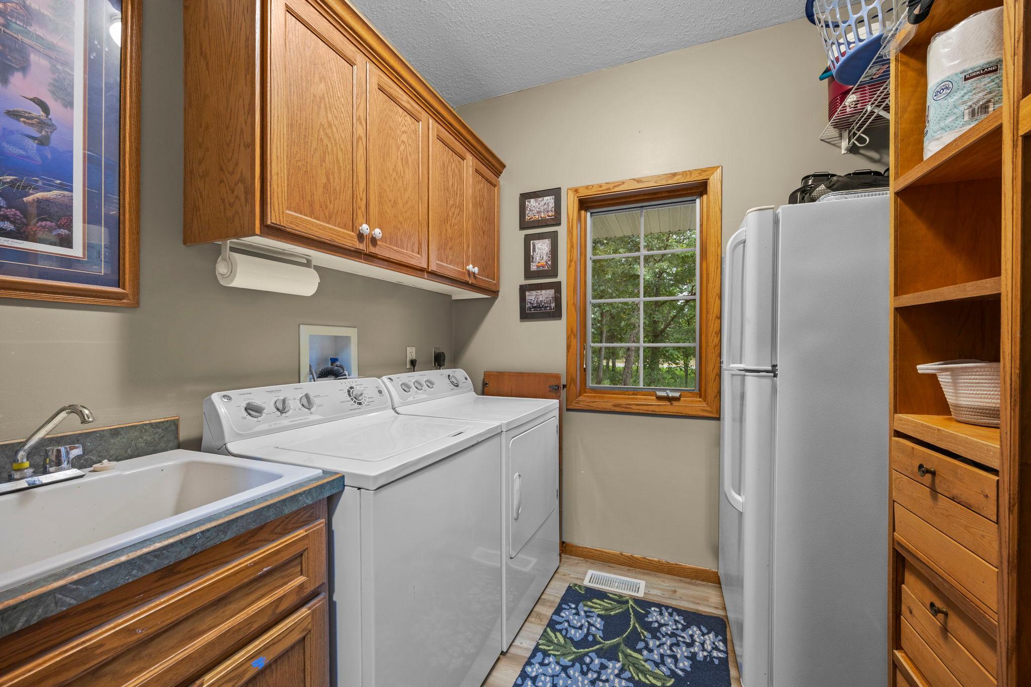 main property photo 33