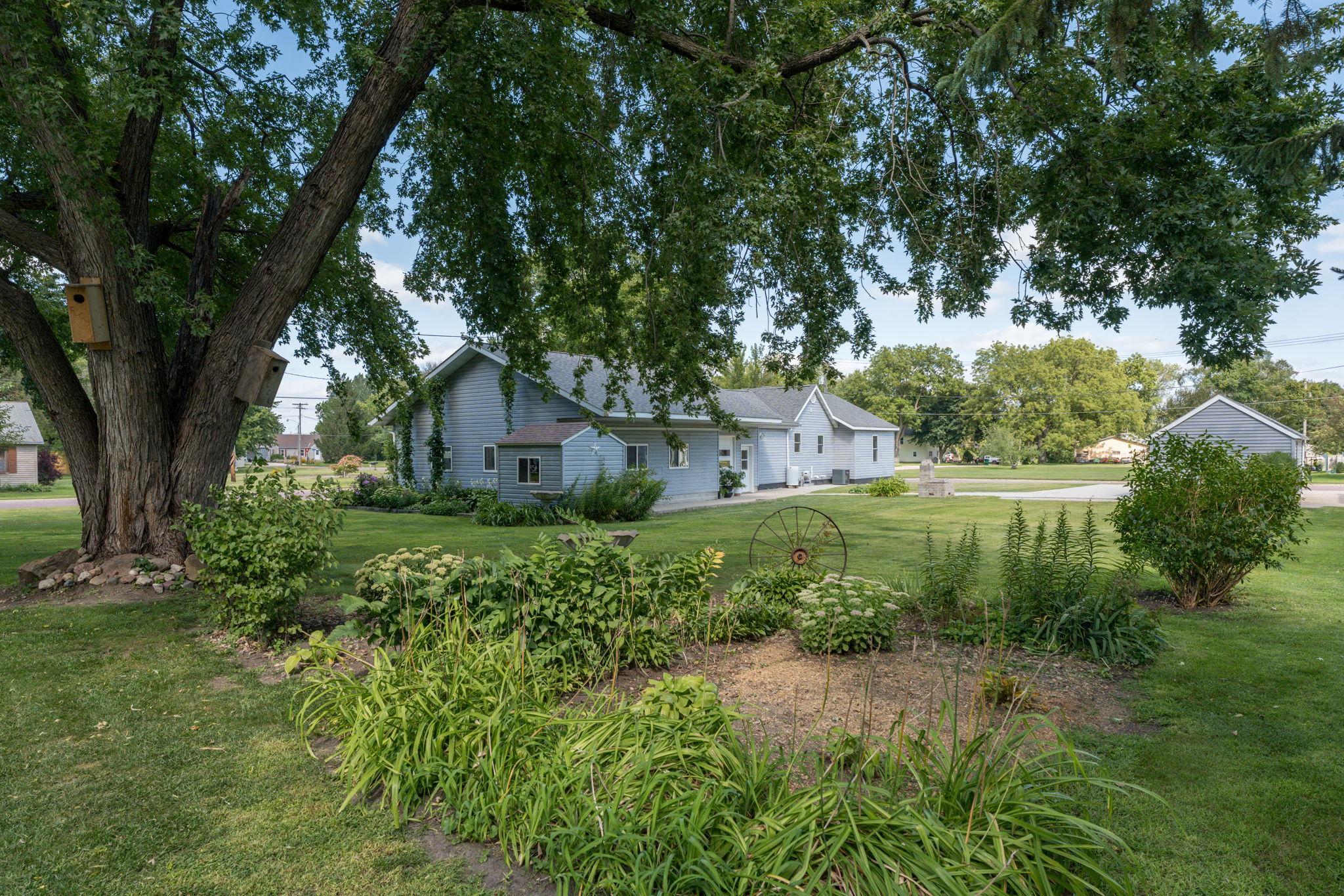 main property photo 35
