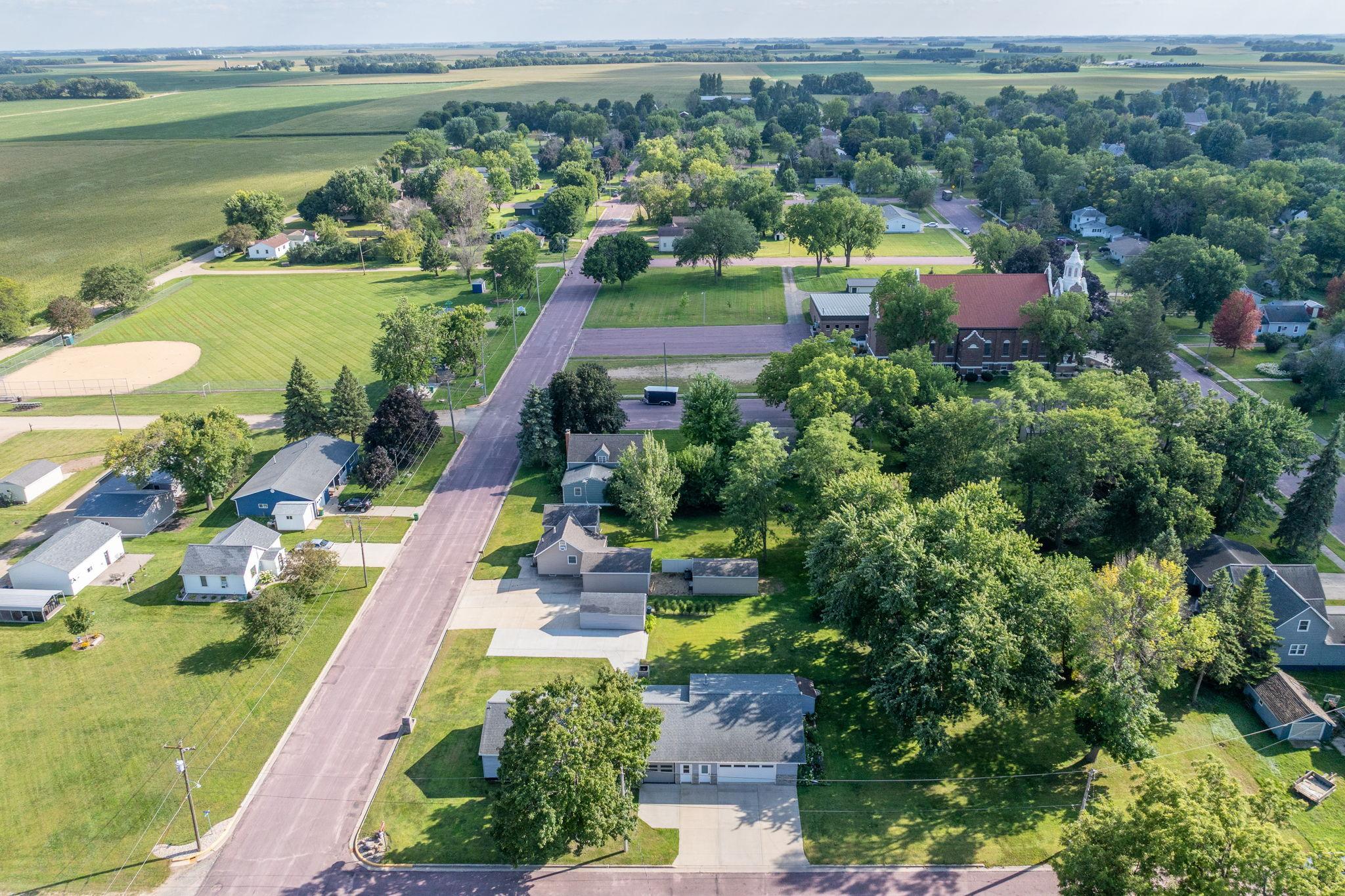 main property photo 41
