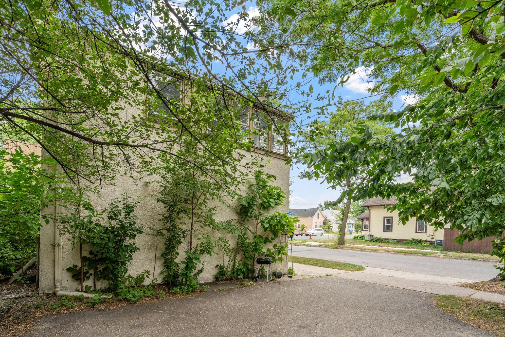 main property photo 43