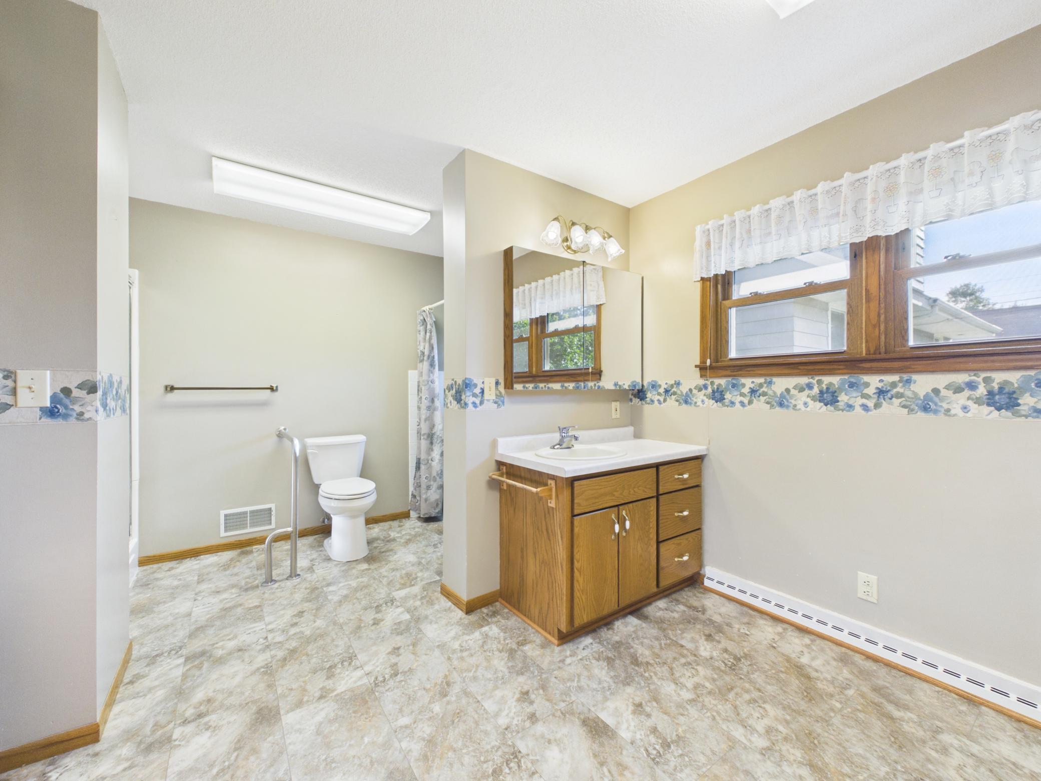 main property photo 18