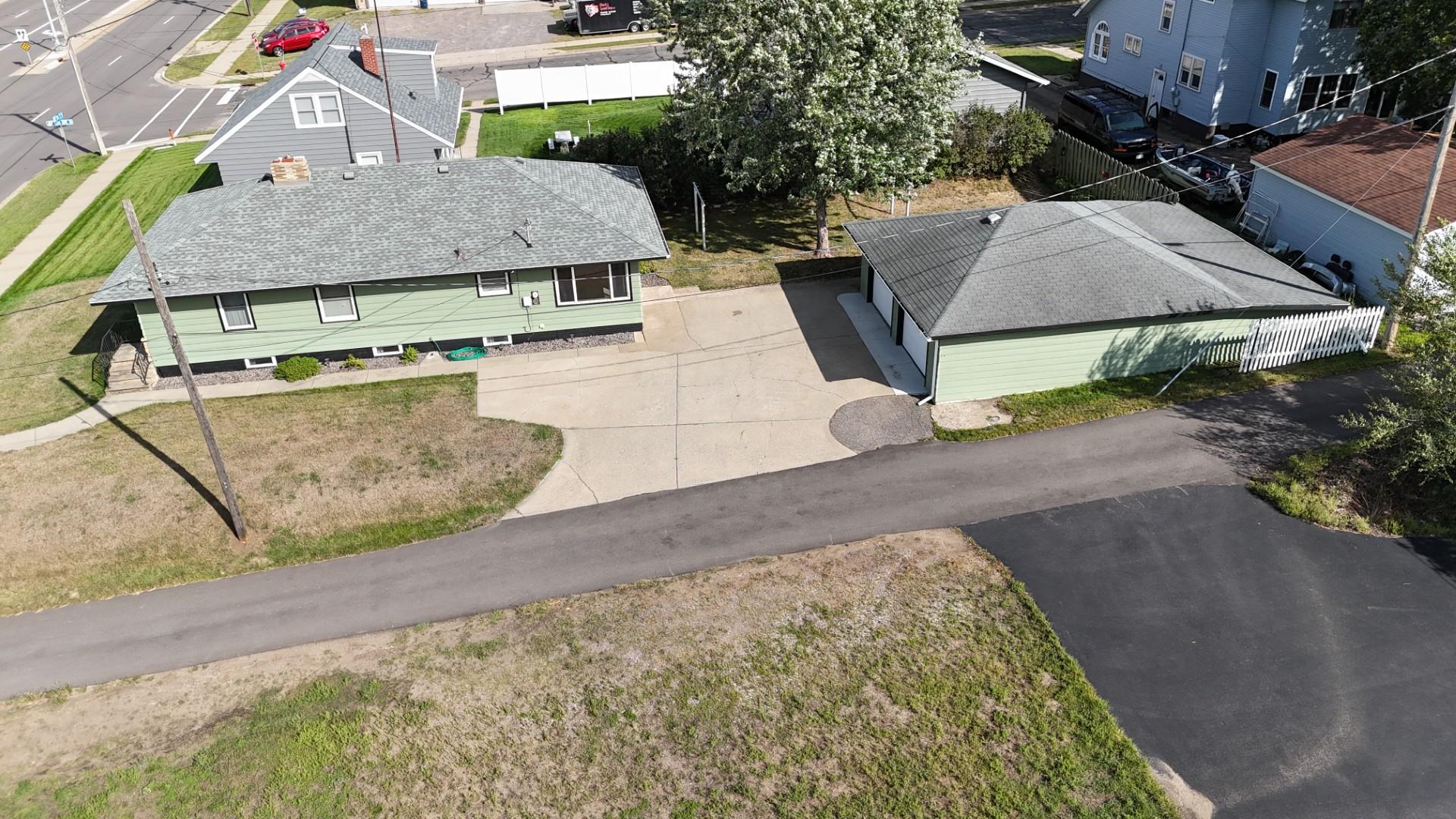 main property photo 45