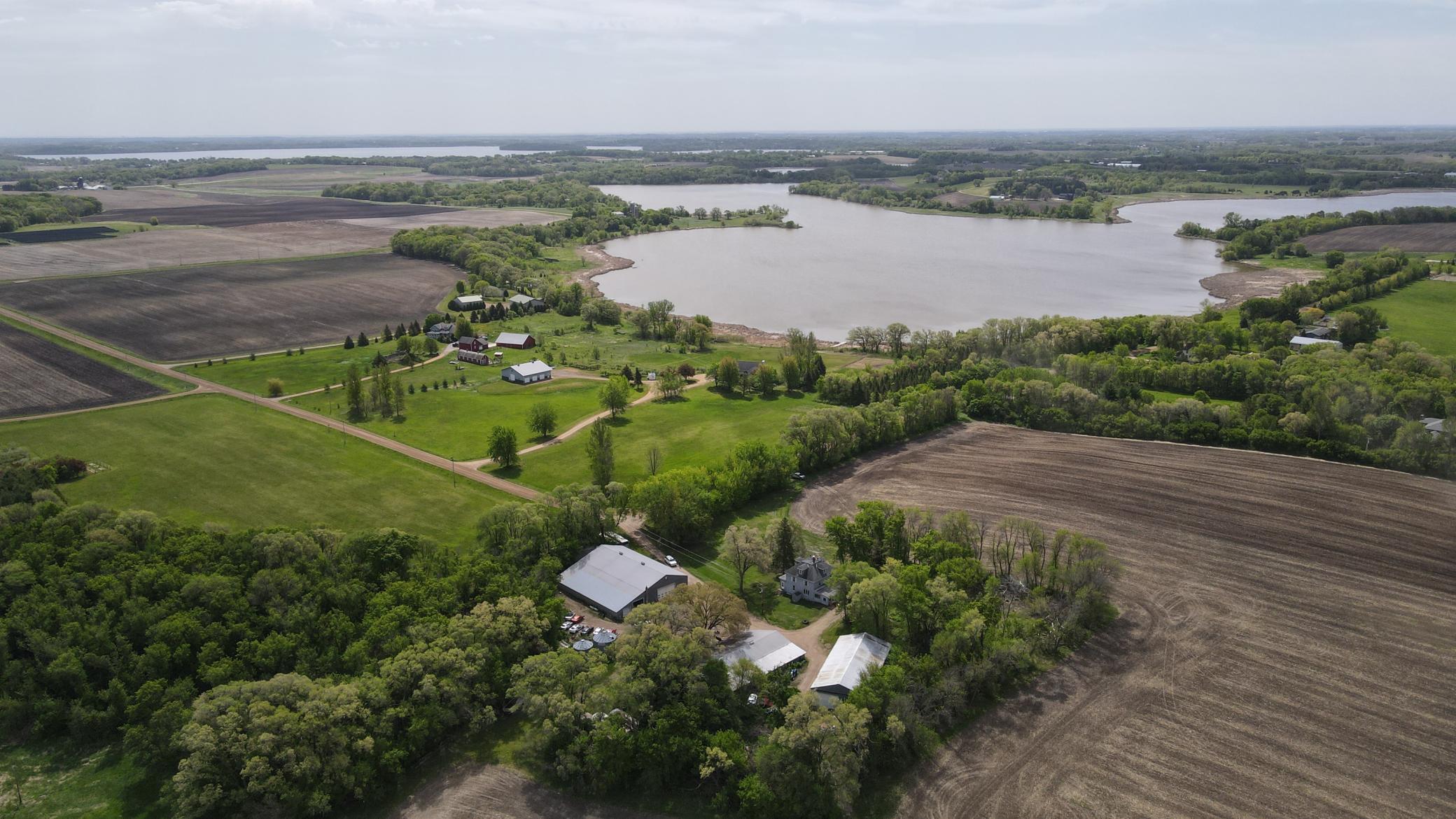 main property photo 28