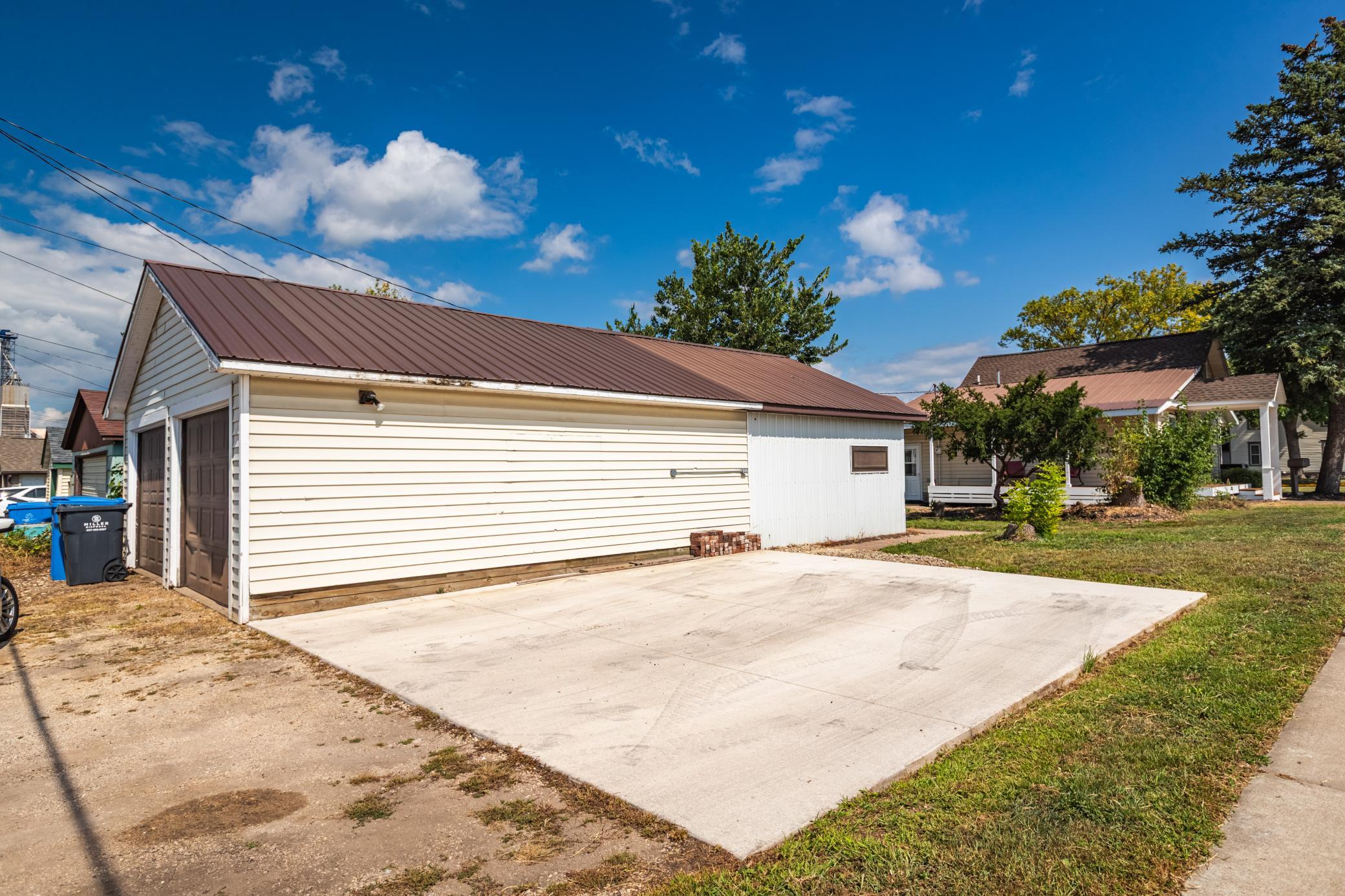 main property photo 22