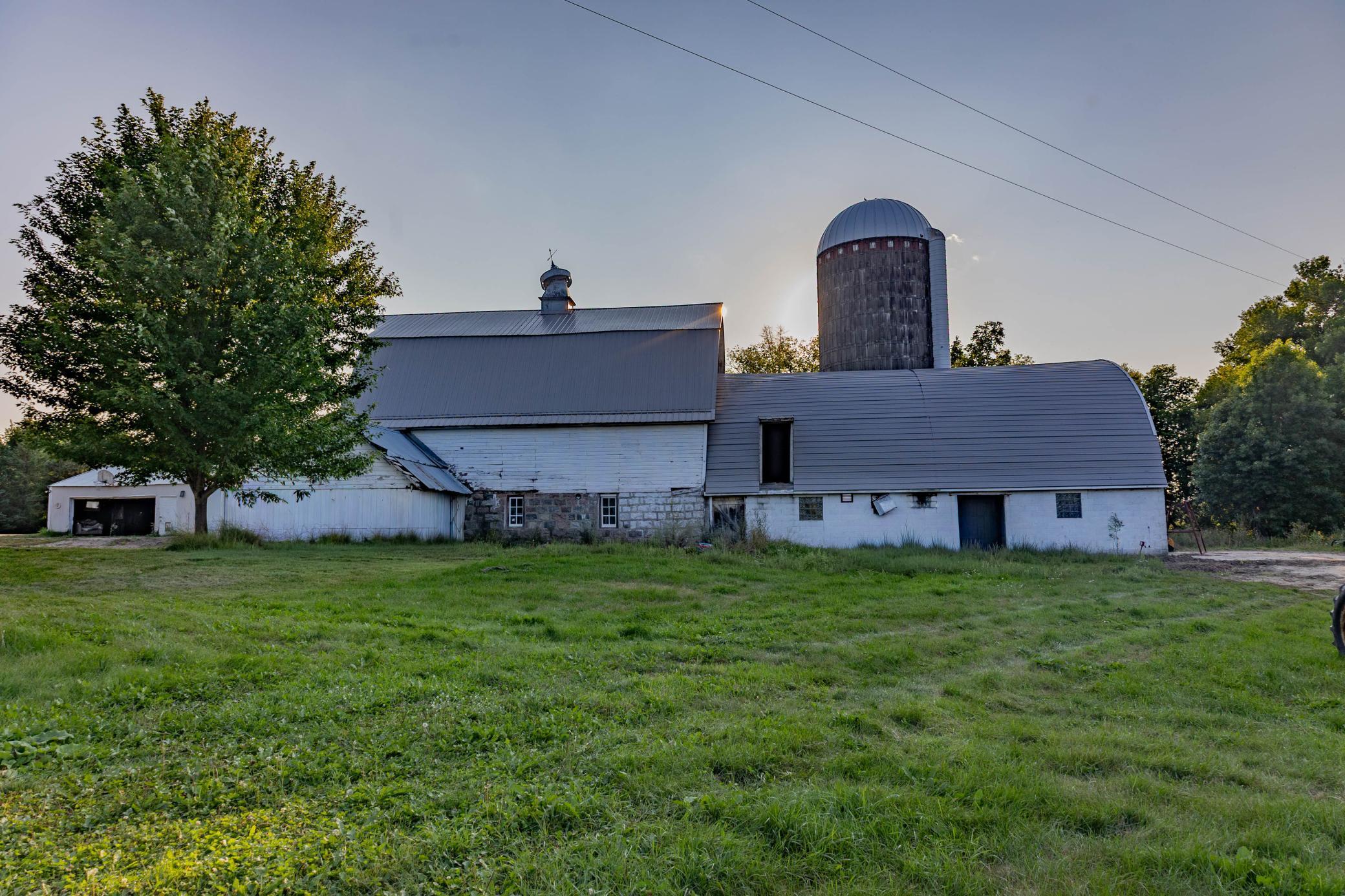 main property photo 19