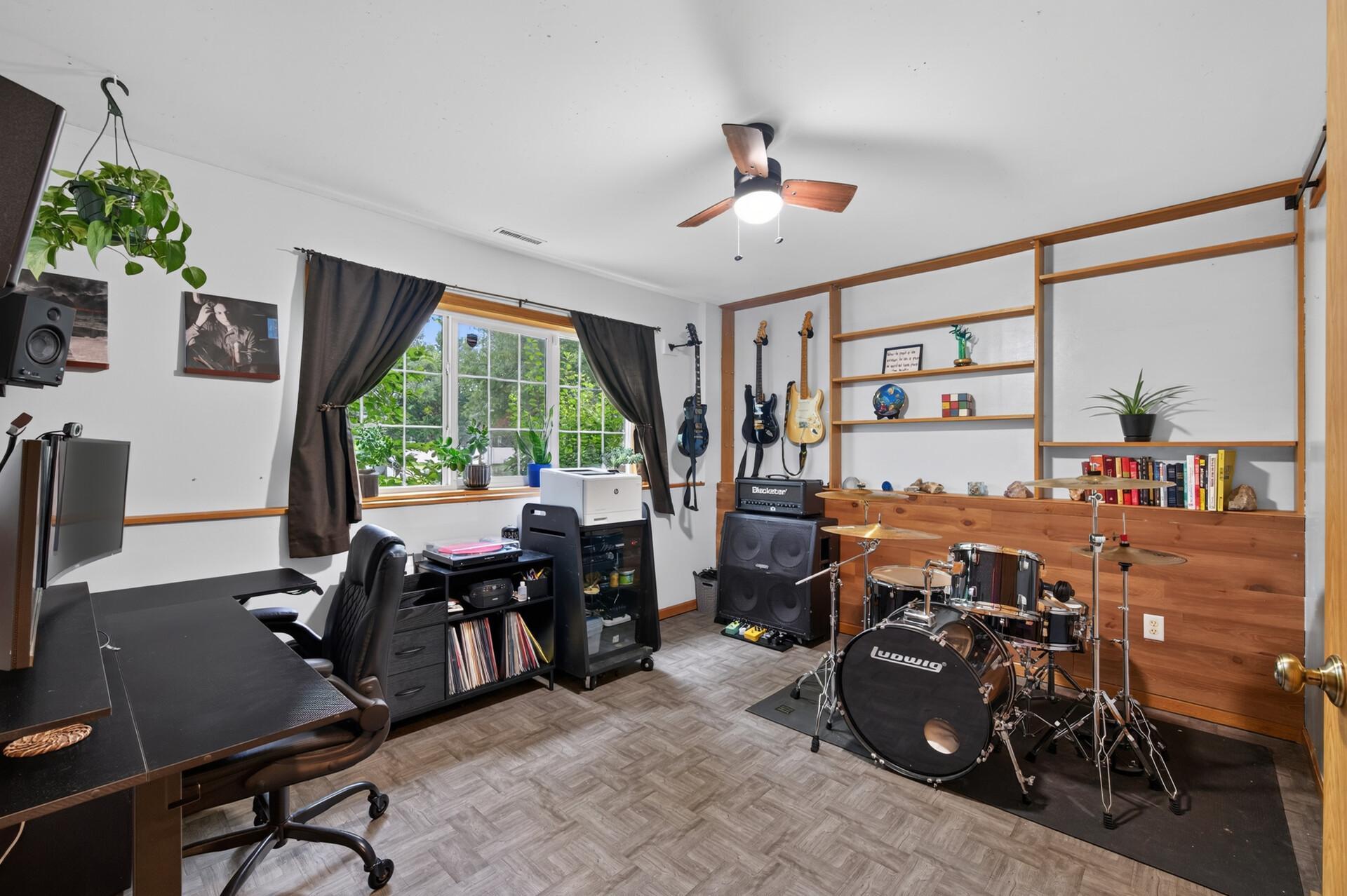 main property photo 15