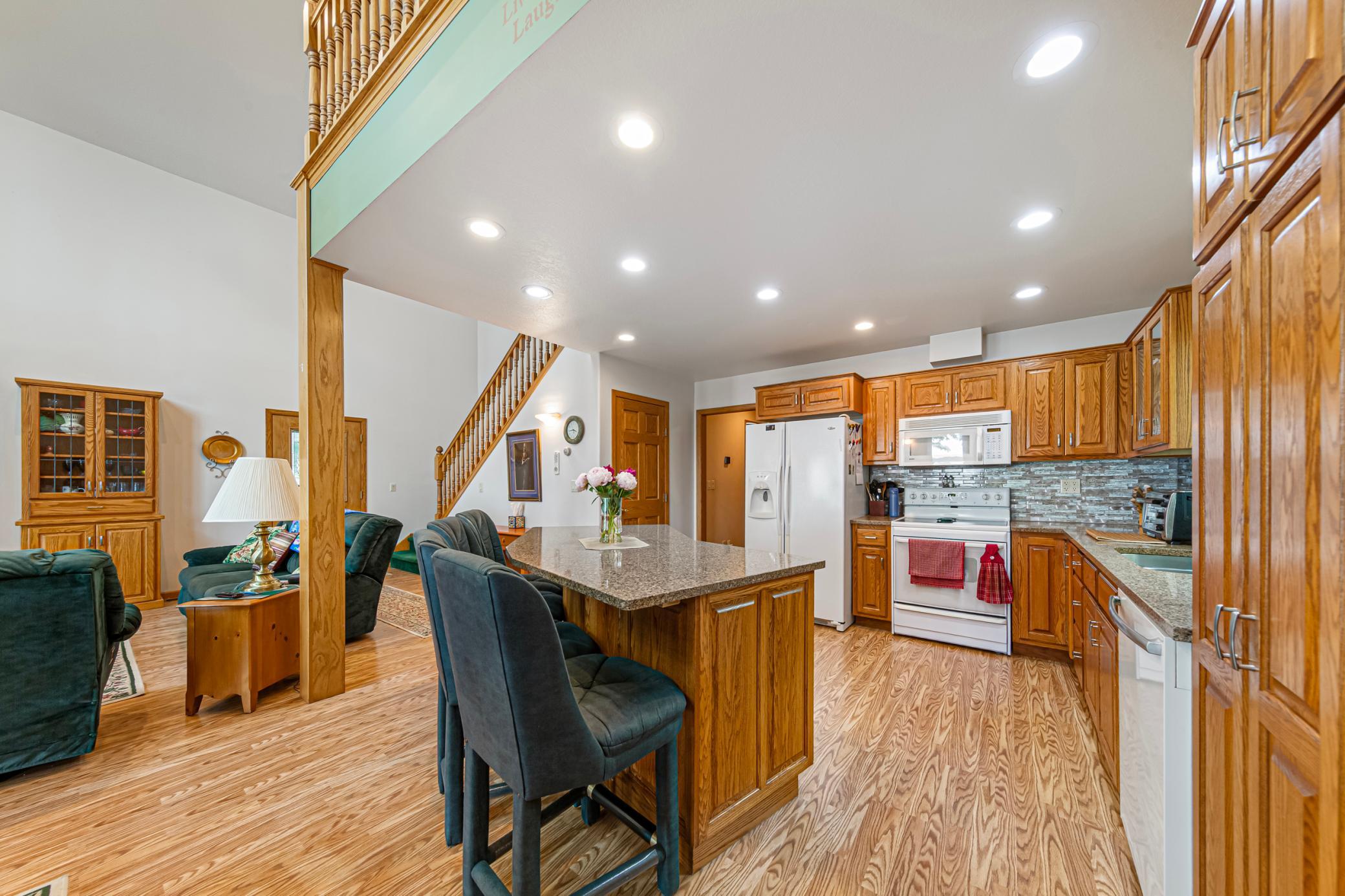 main property photo 14