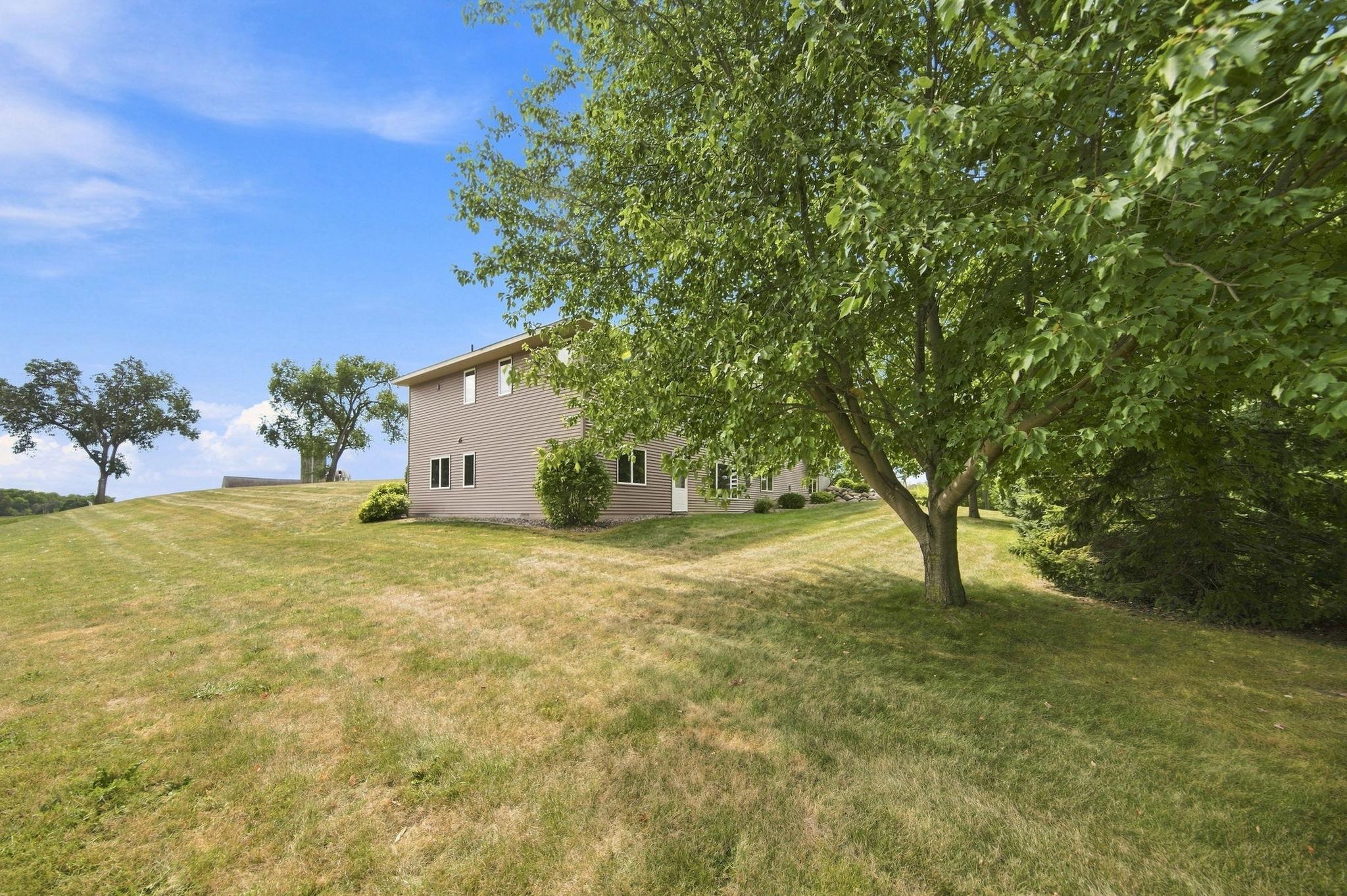 main property photo 40
