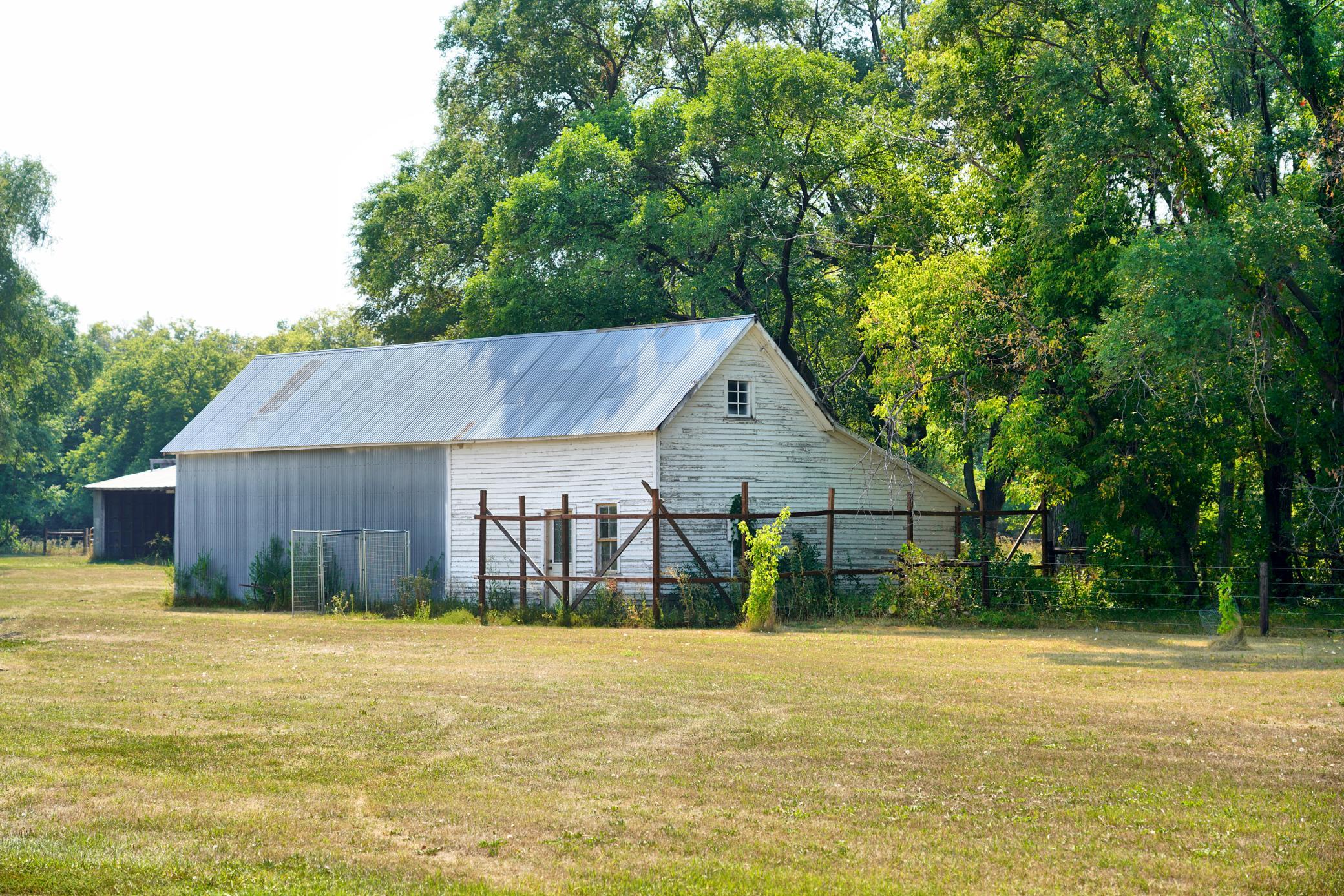 main property photo 14