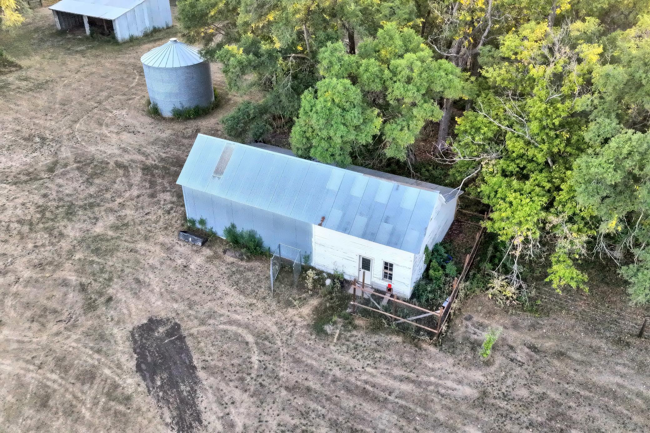 main property photo 41