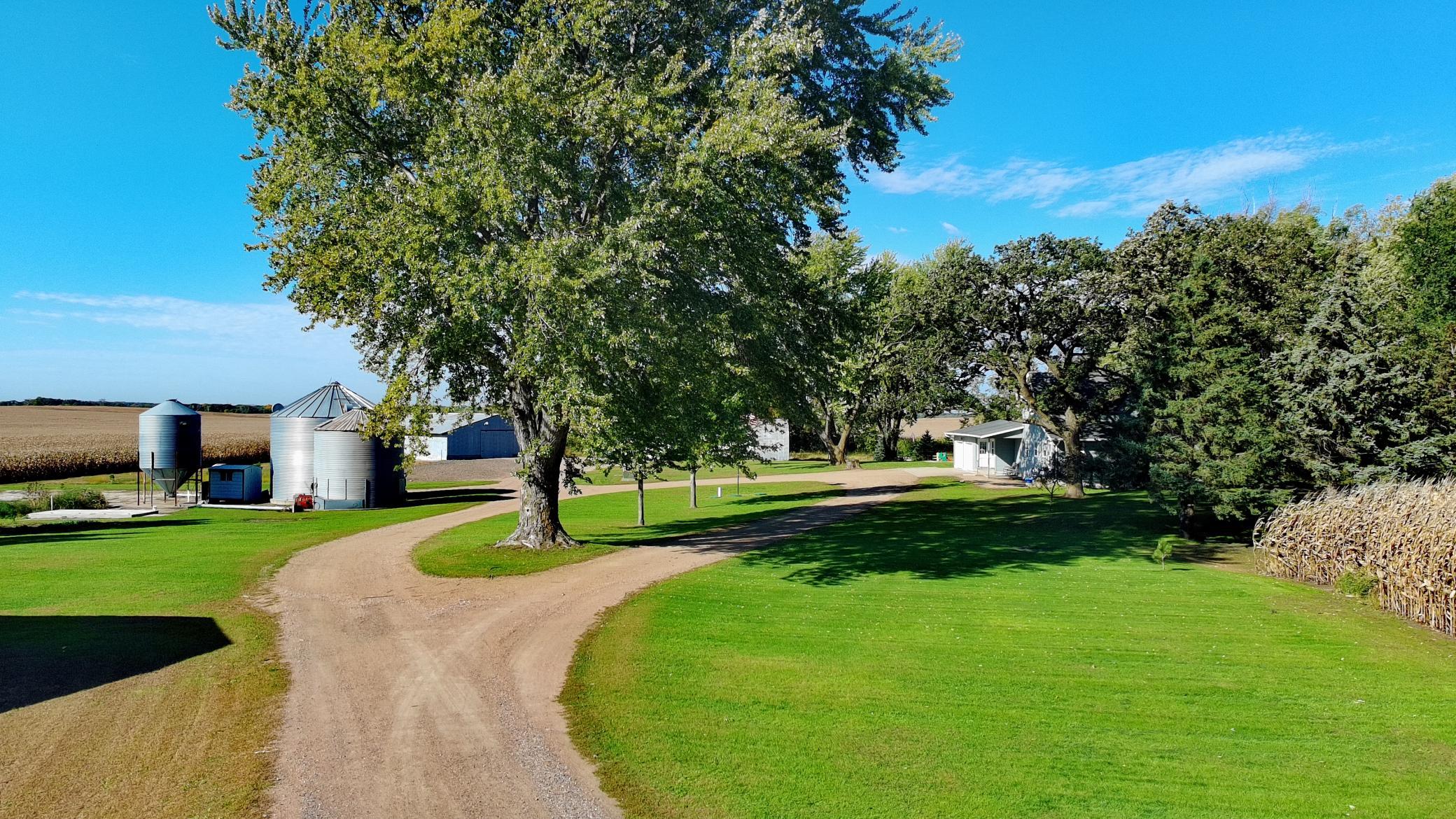 main property photo 39