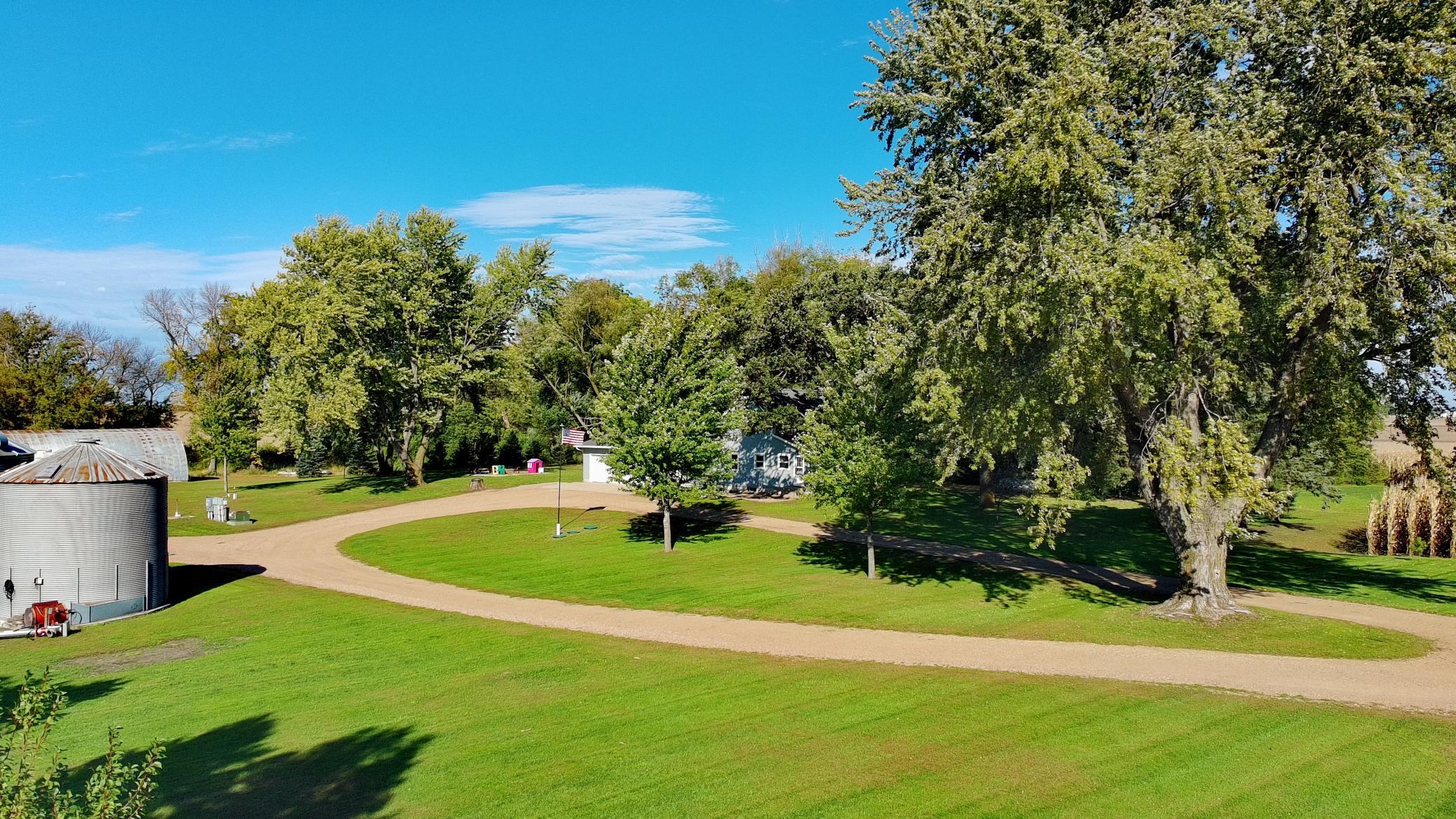 main property photo 40