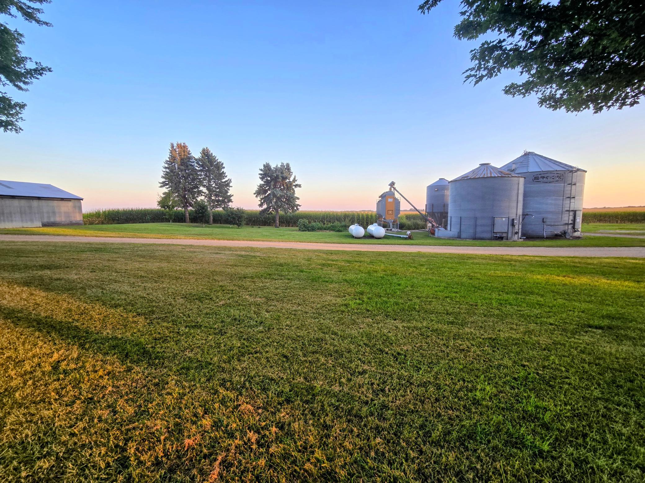 main property photo 7