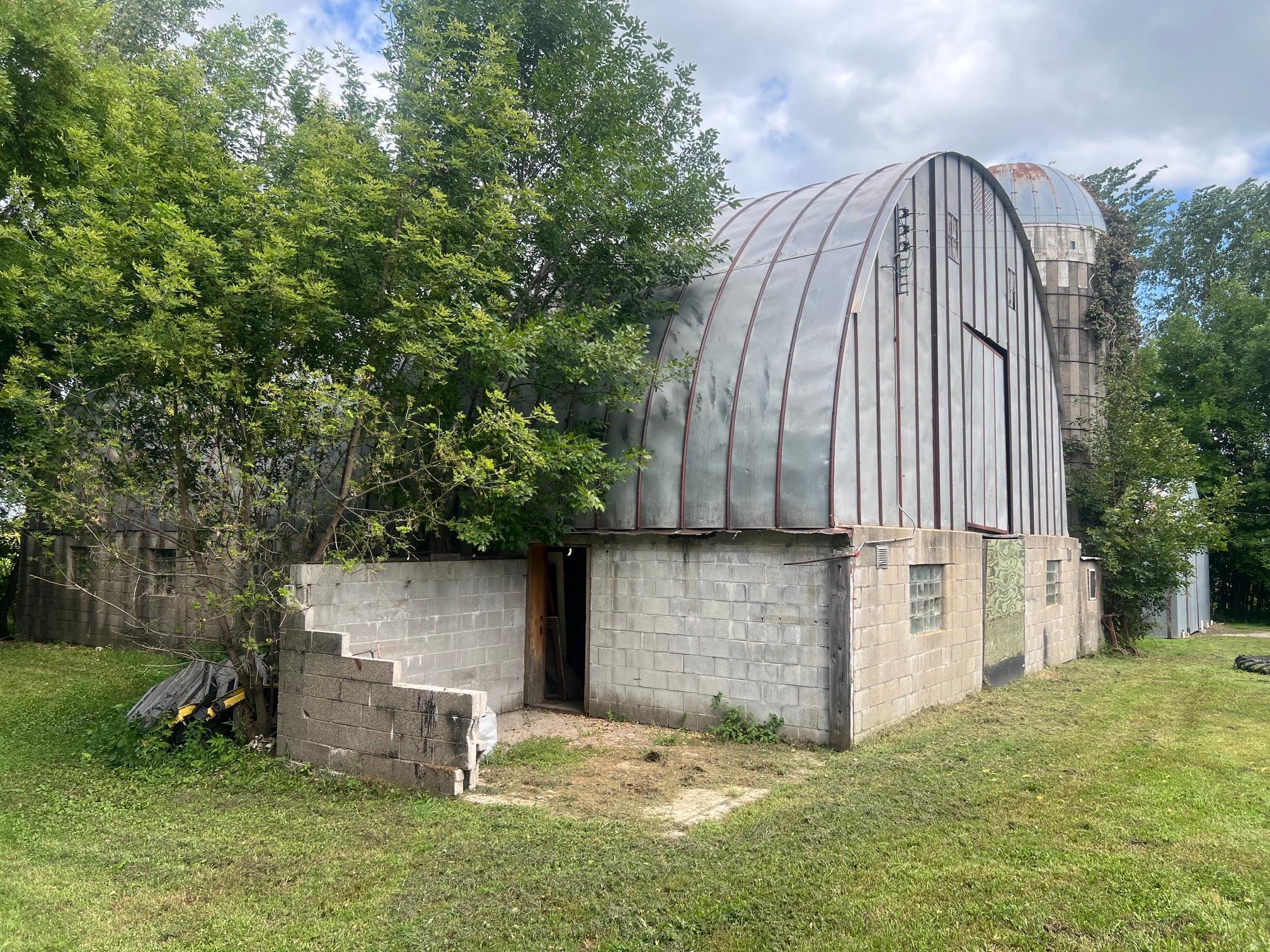 main property photo 22