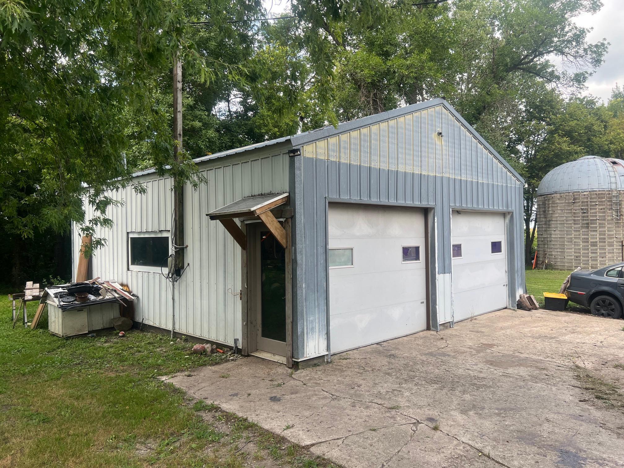 main property photo 40