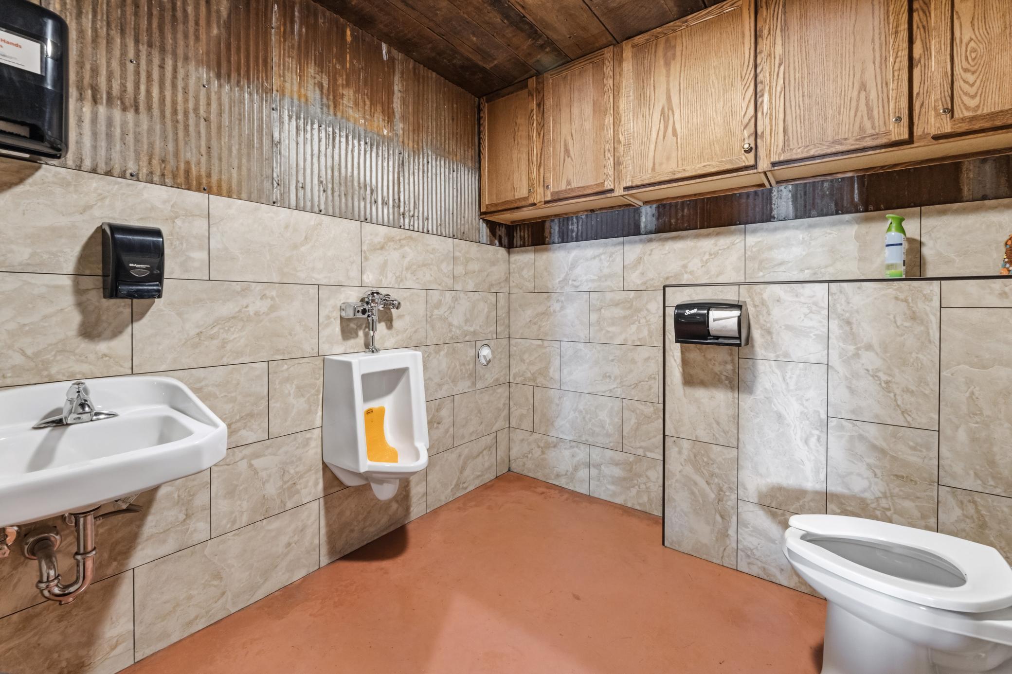 main property photo 16