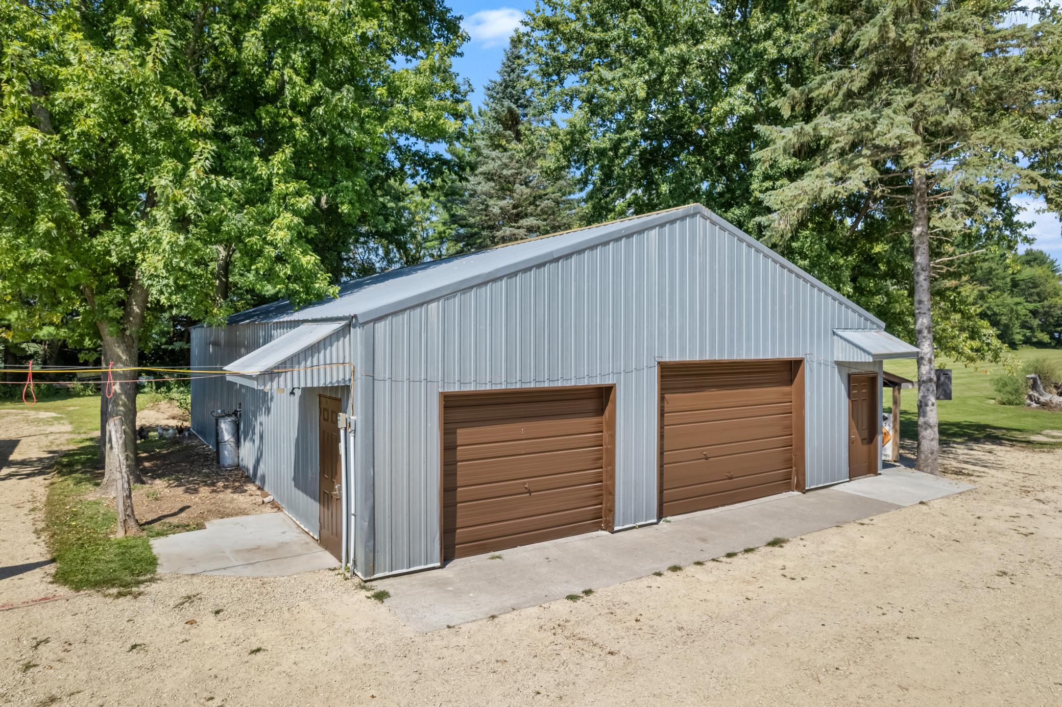 main property photo 35