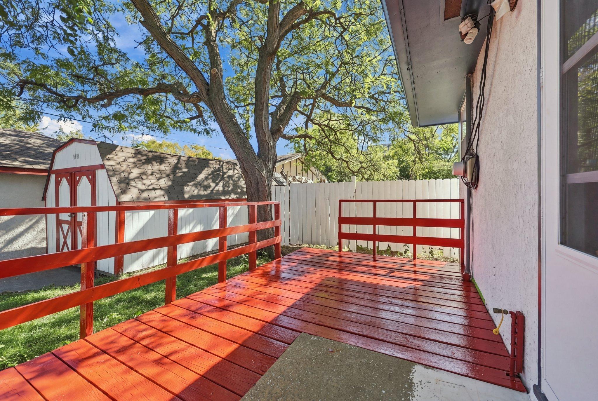 main property photo 22