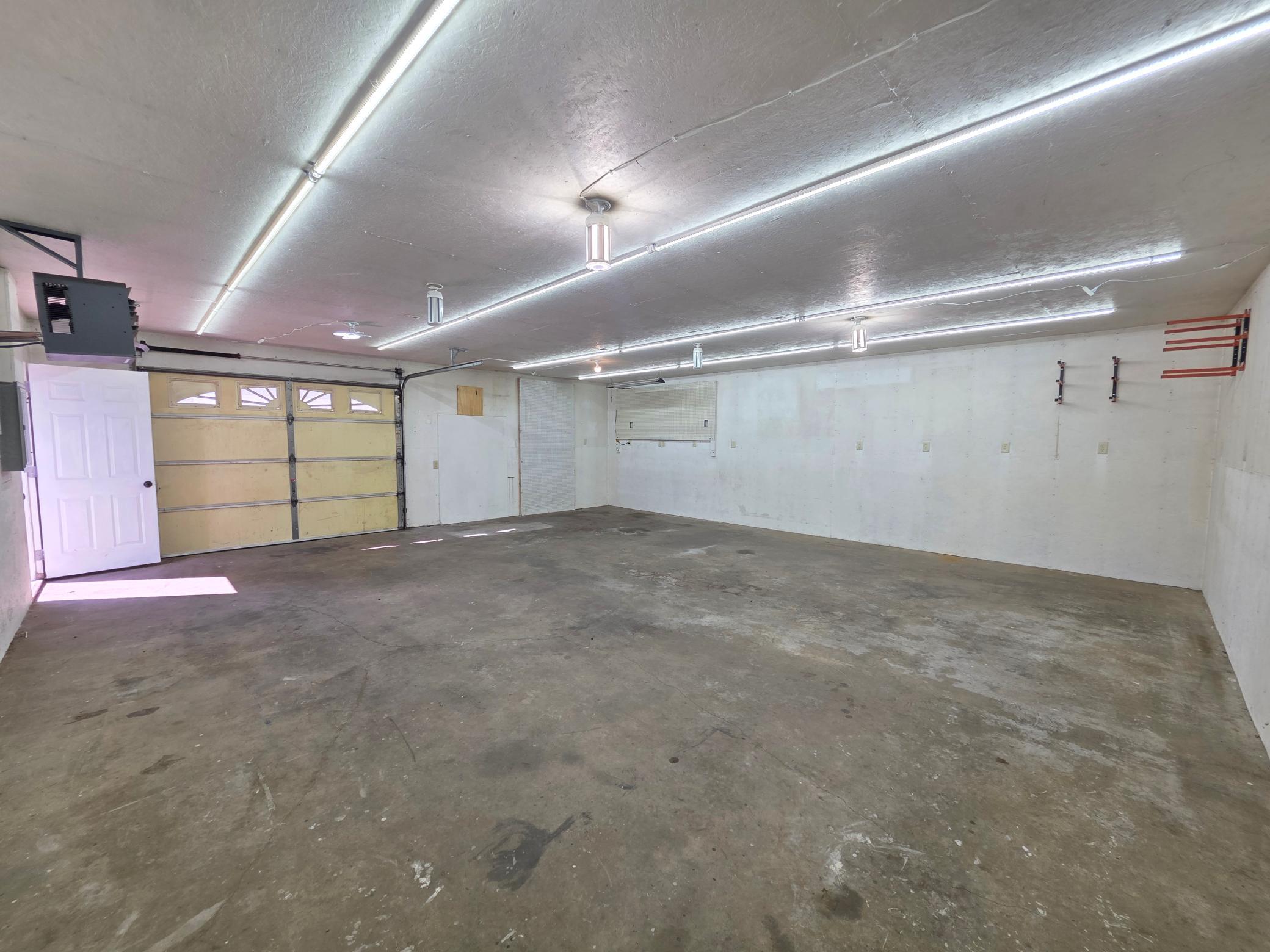 main property photo 50
