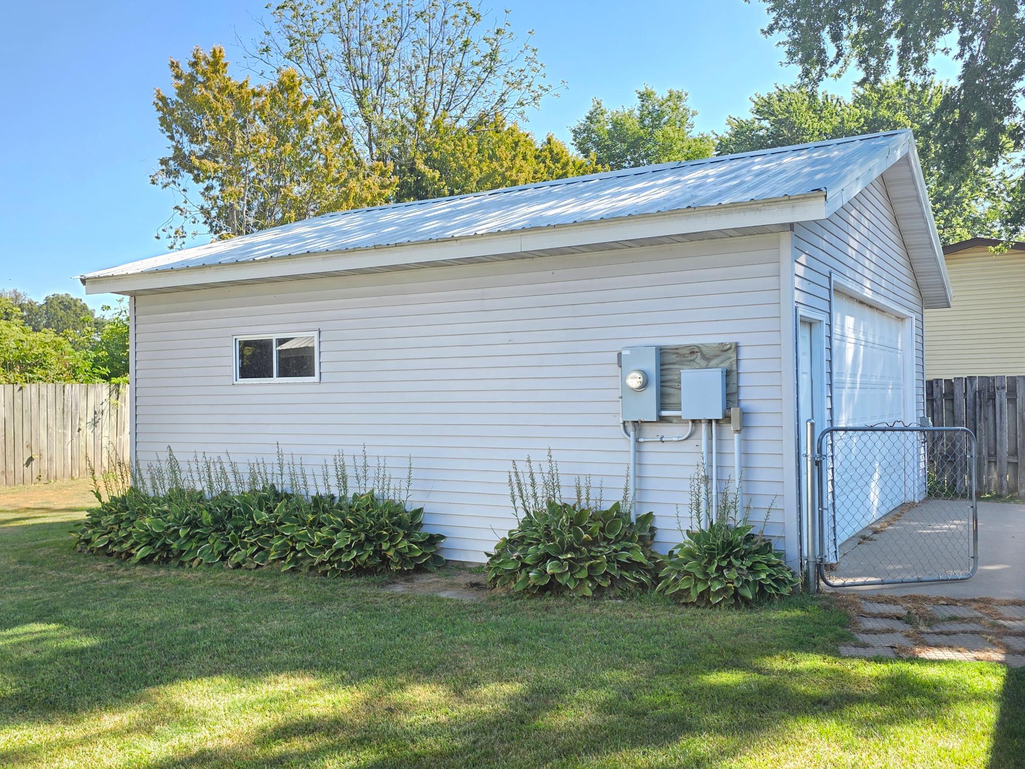 main property photo 57