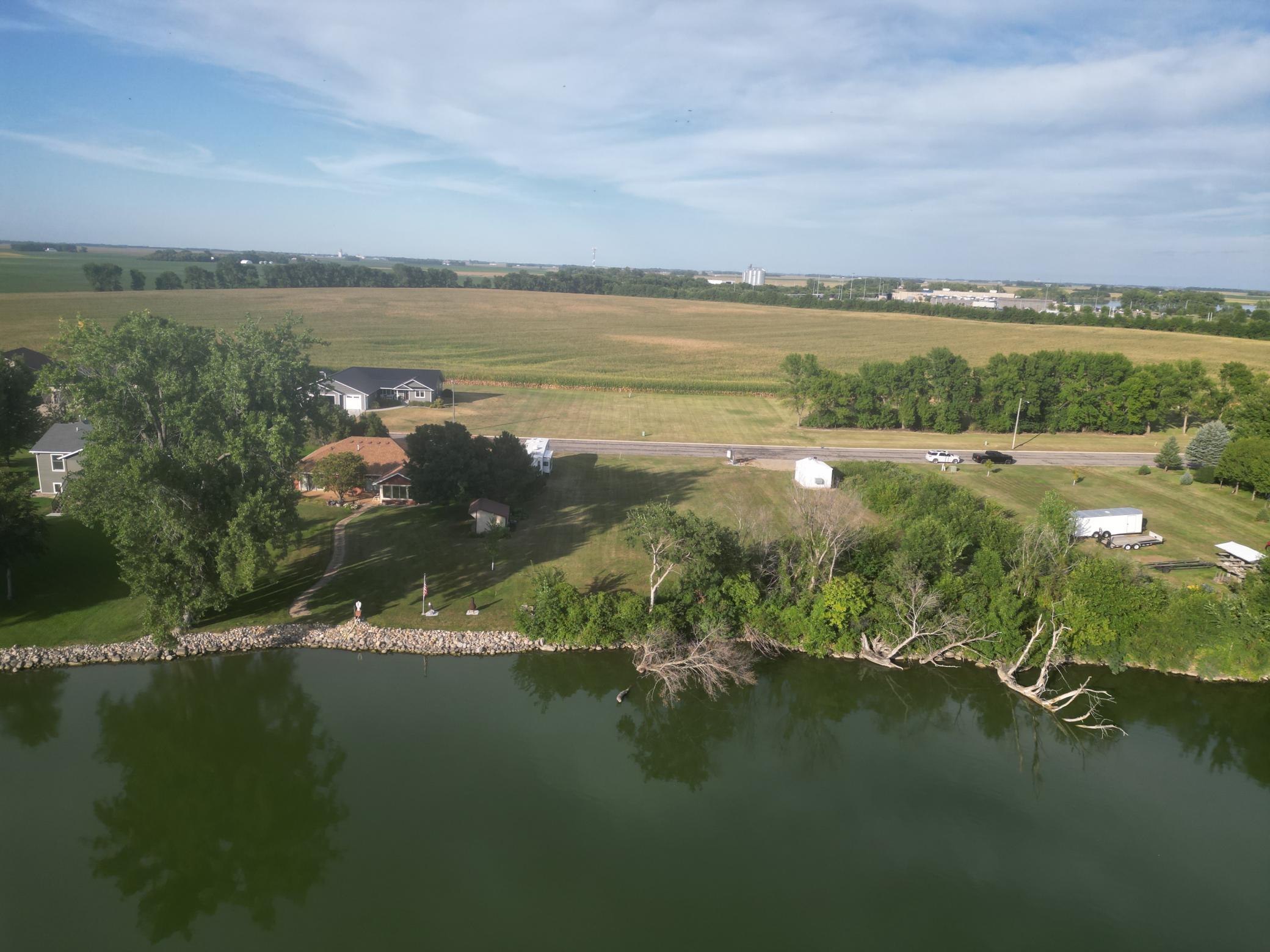 main property photo 9