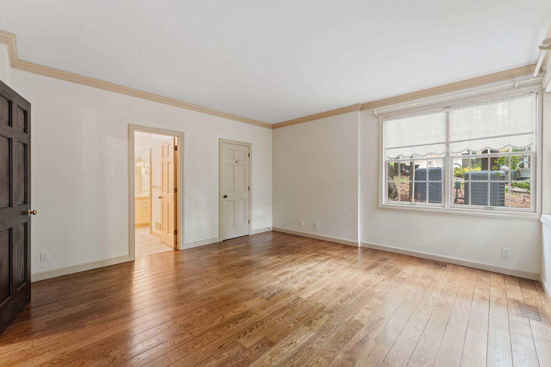 main property photo 70
