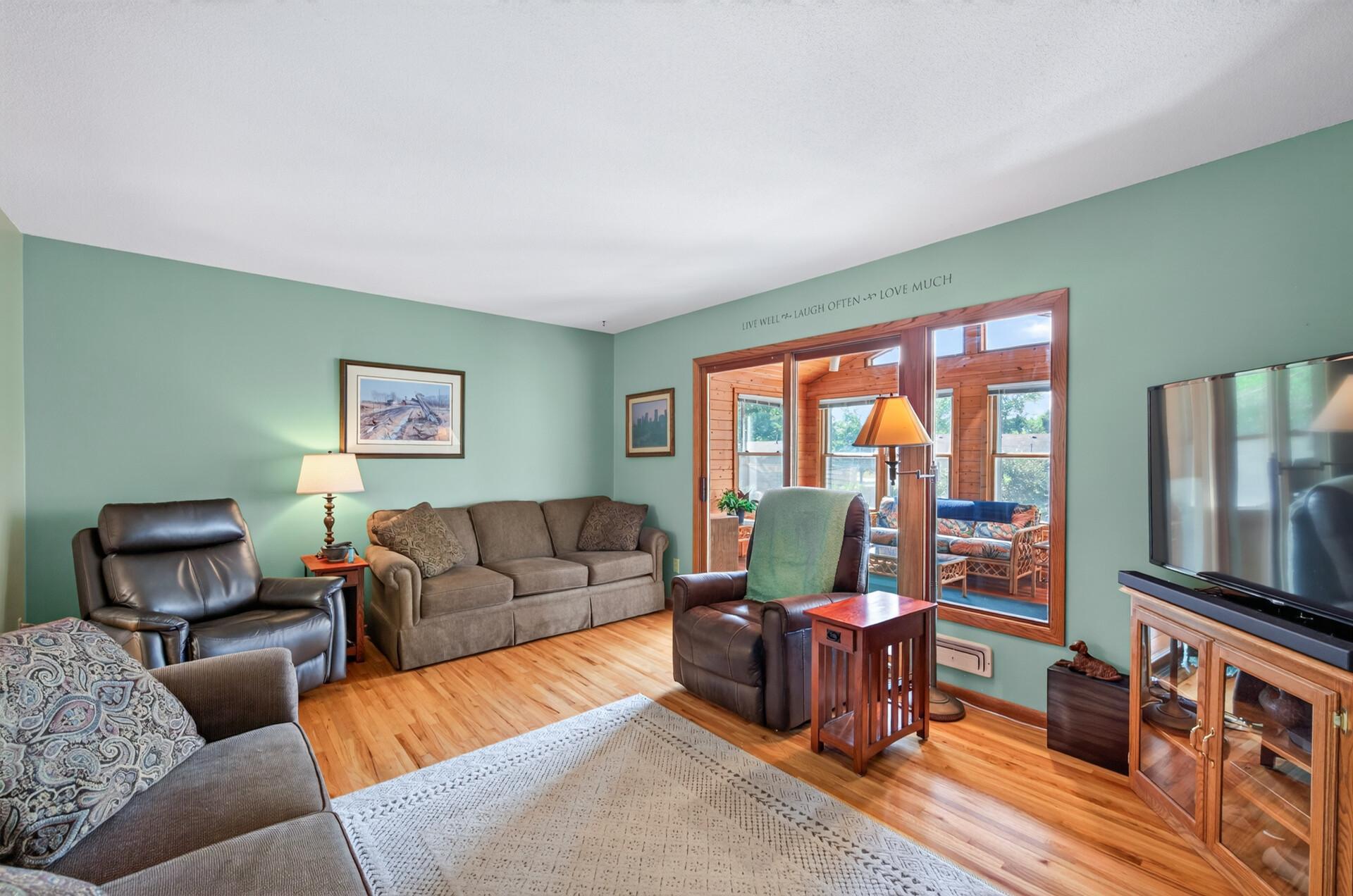 main property photo 5