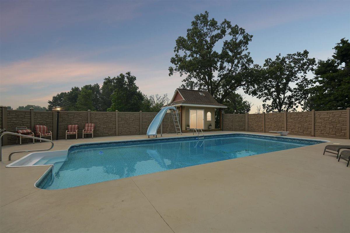 main property photo 46