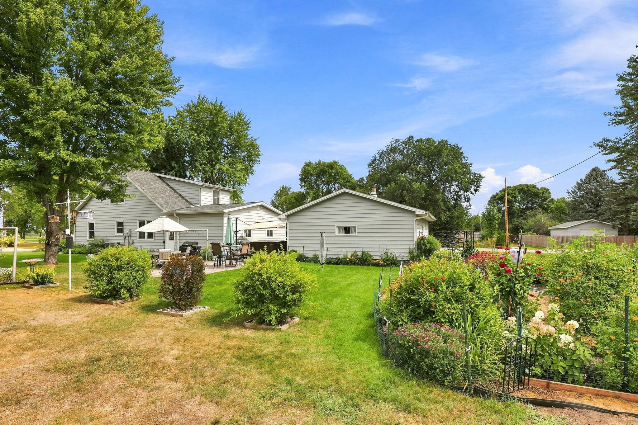 main property photo 32