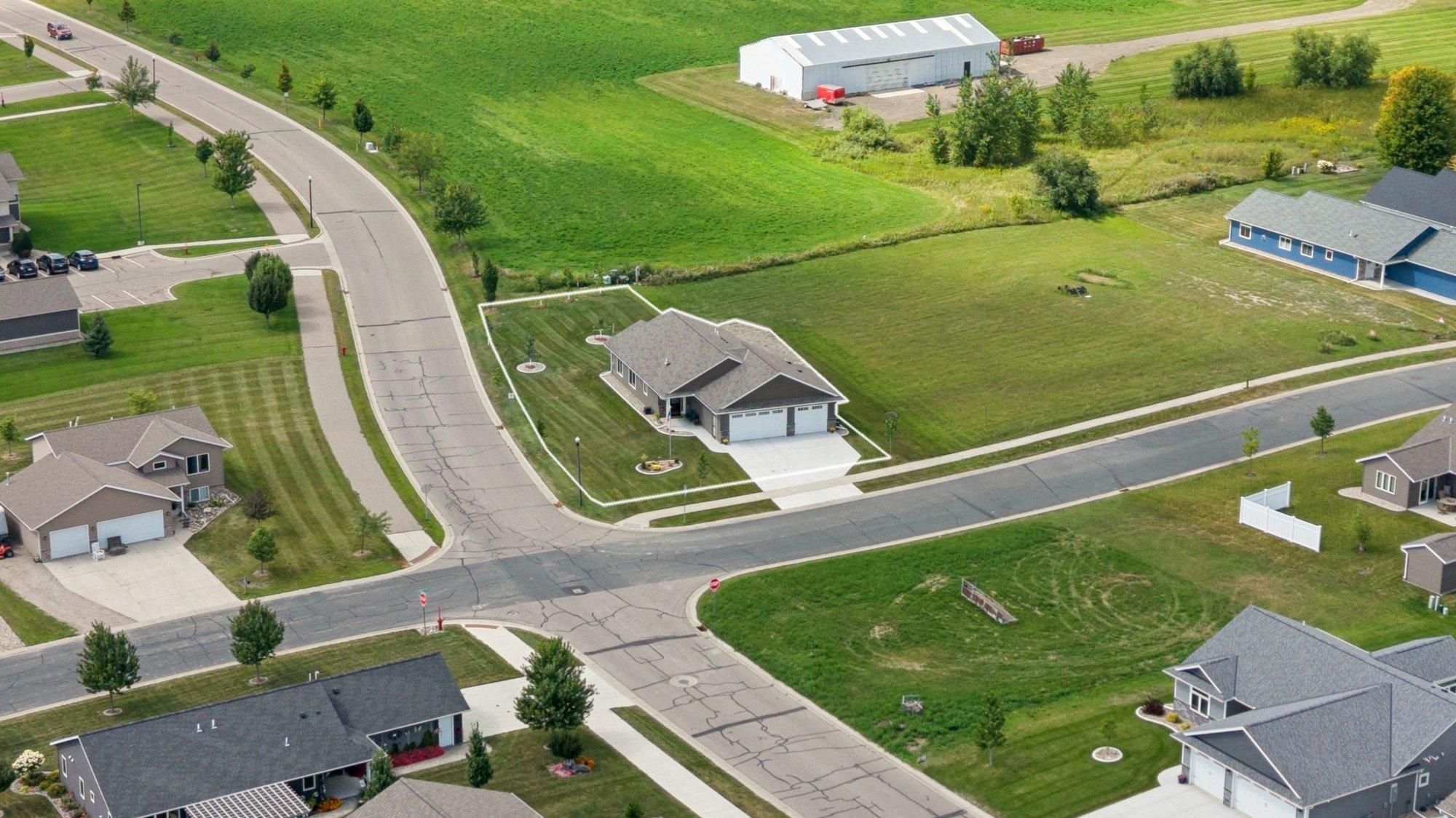 main property photo 31