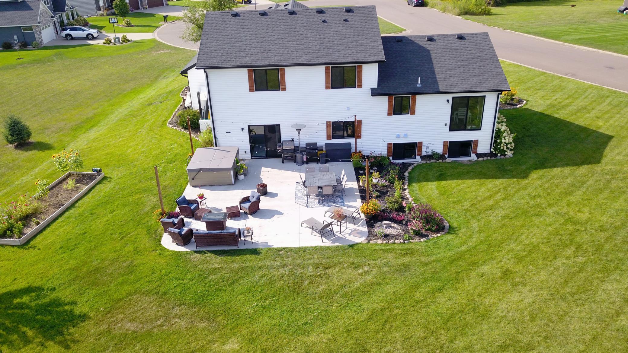 main property photo 44
