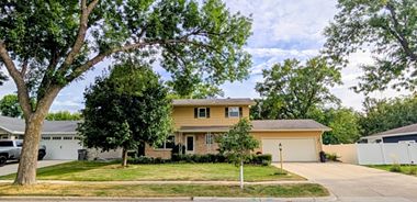 image of property with 4 Bed | 4 Bath | 2,500 Sqft