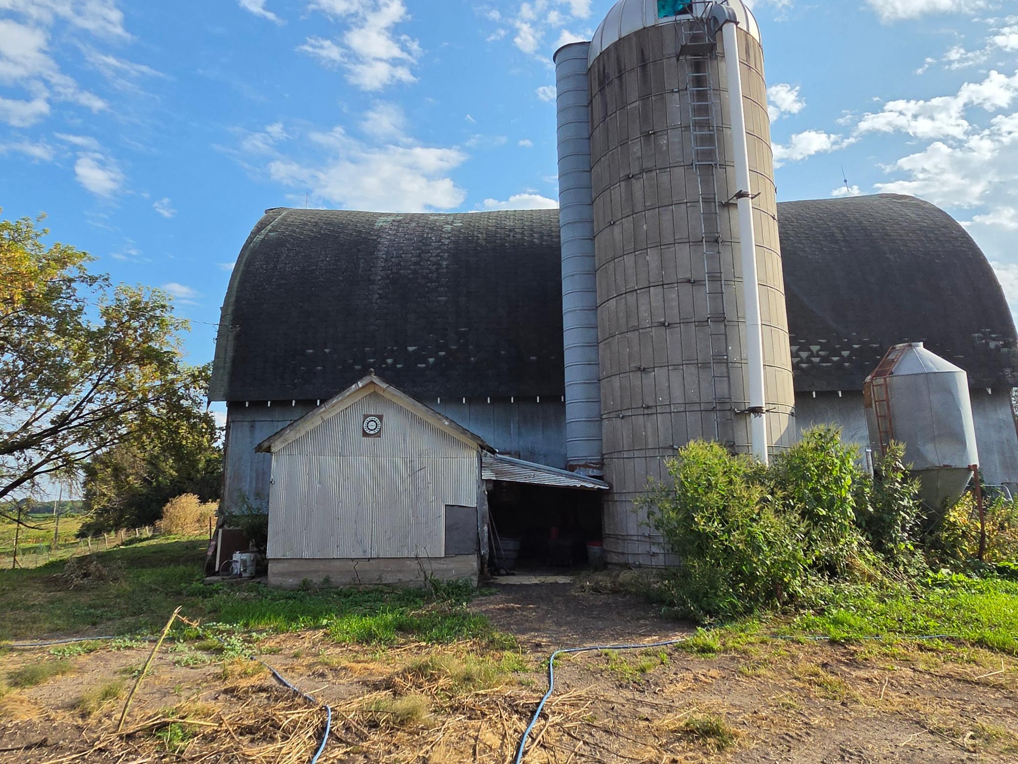 main property photo 17