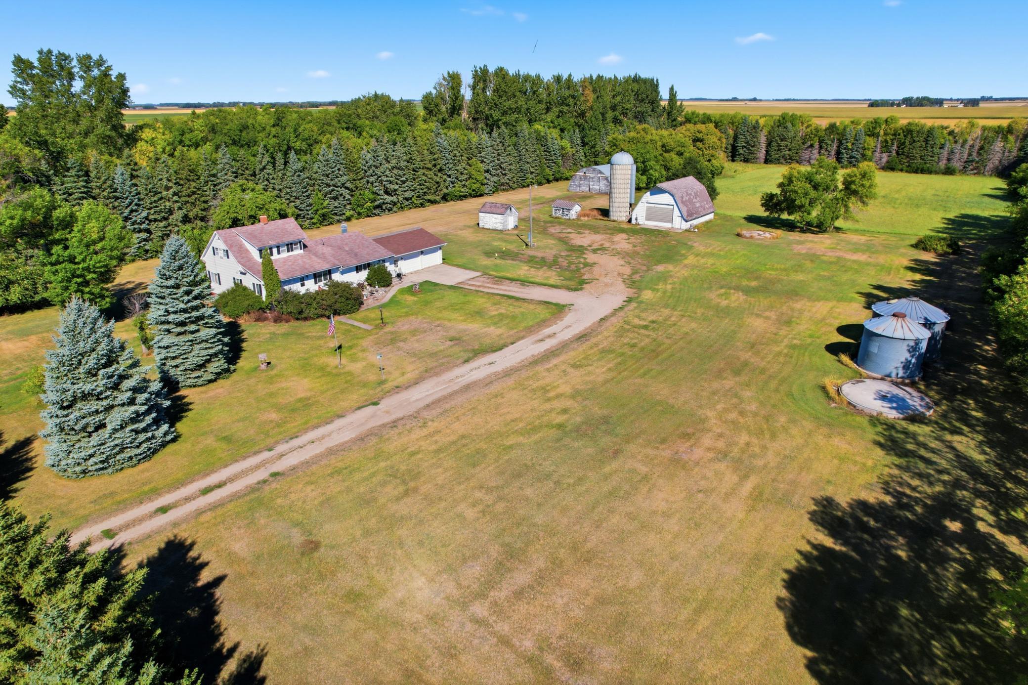 main property photo 4