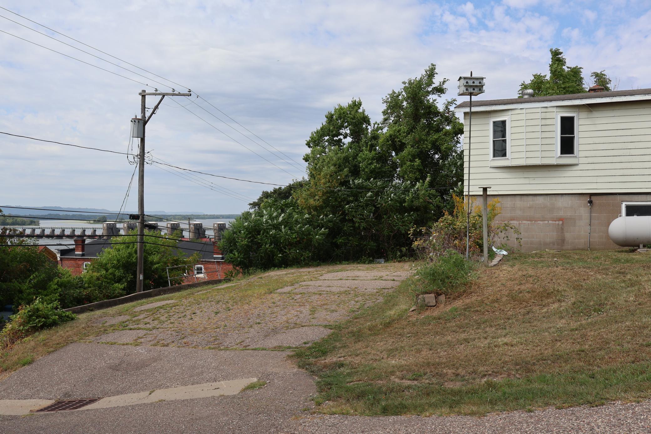 main property photo 27