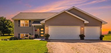 image of property with 5 Bed | 3 Bath | 2,460 Sqft