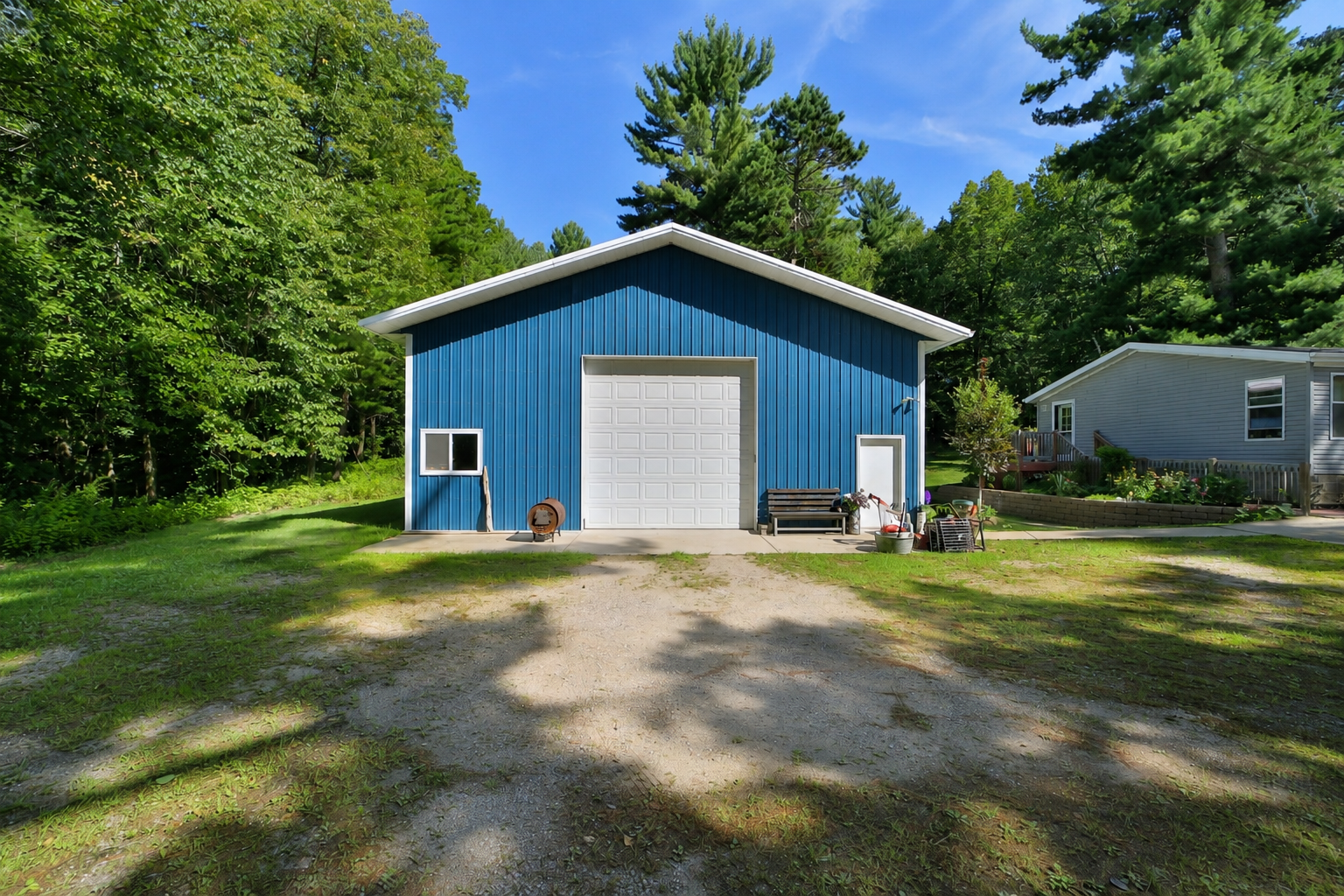 main property photo 40