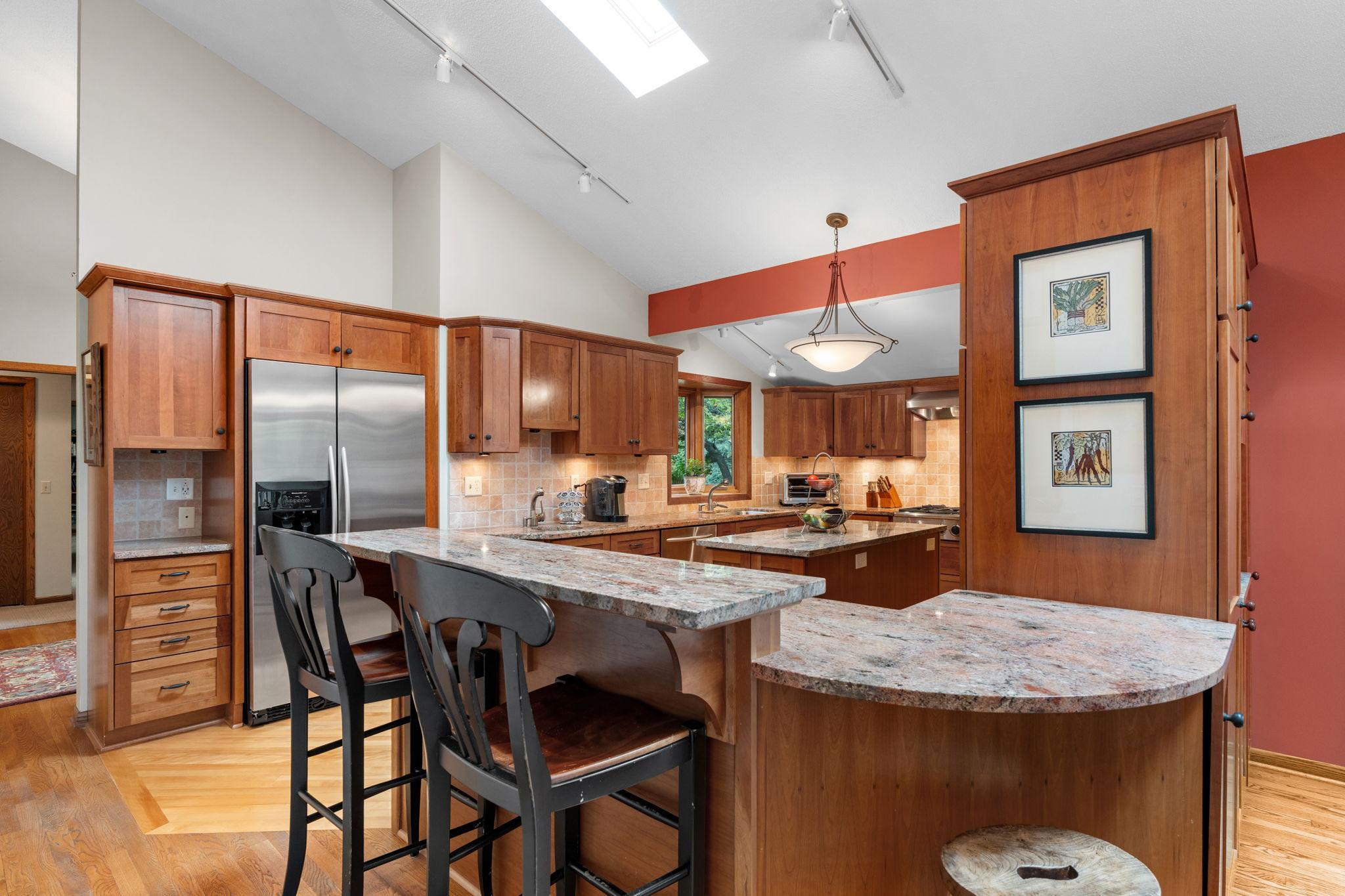 main property photo 6