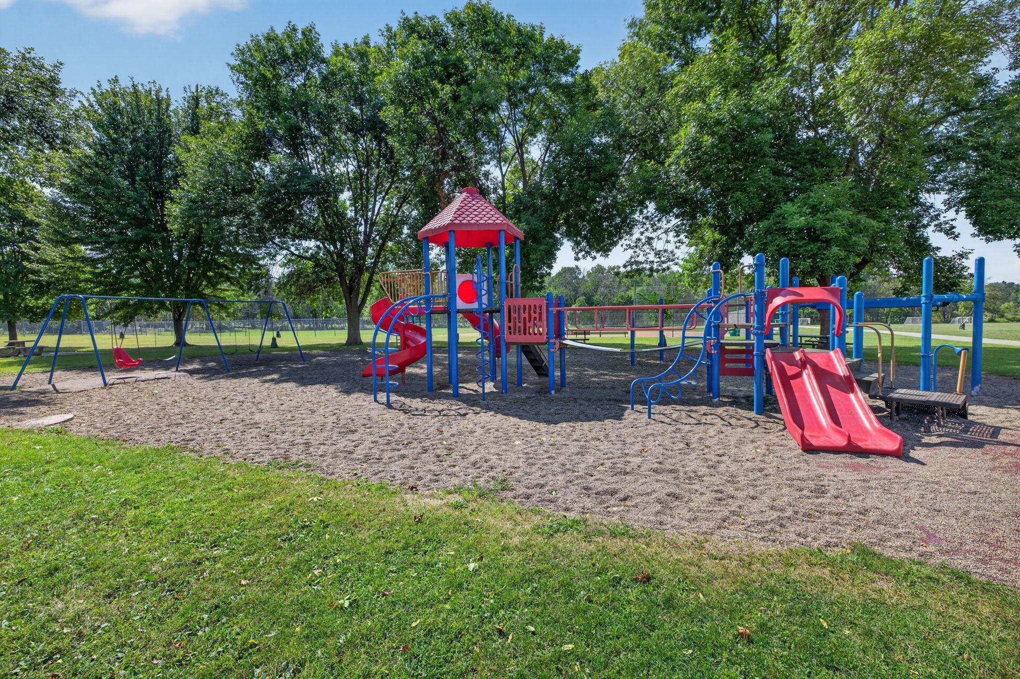 main property photo 32