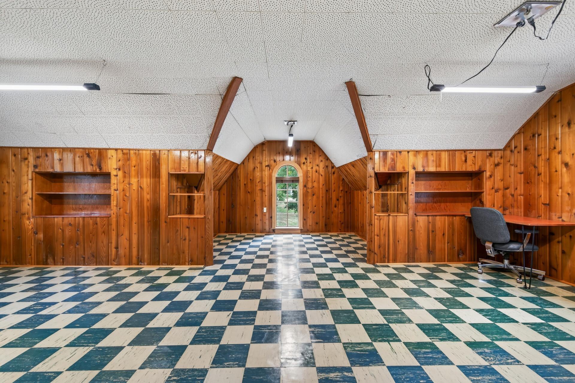 main property photo 19