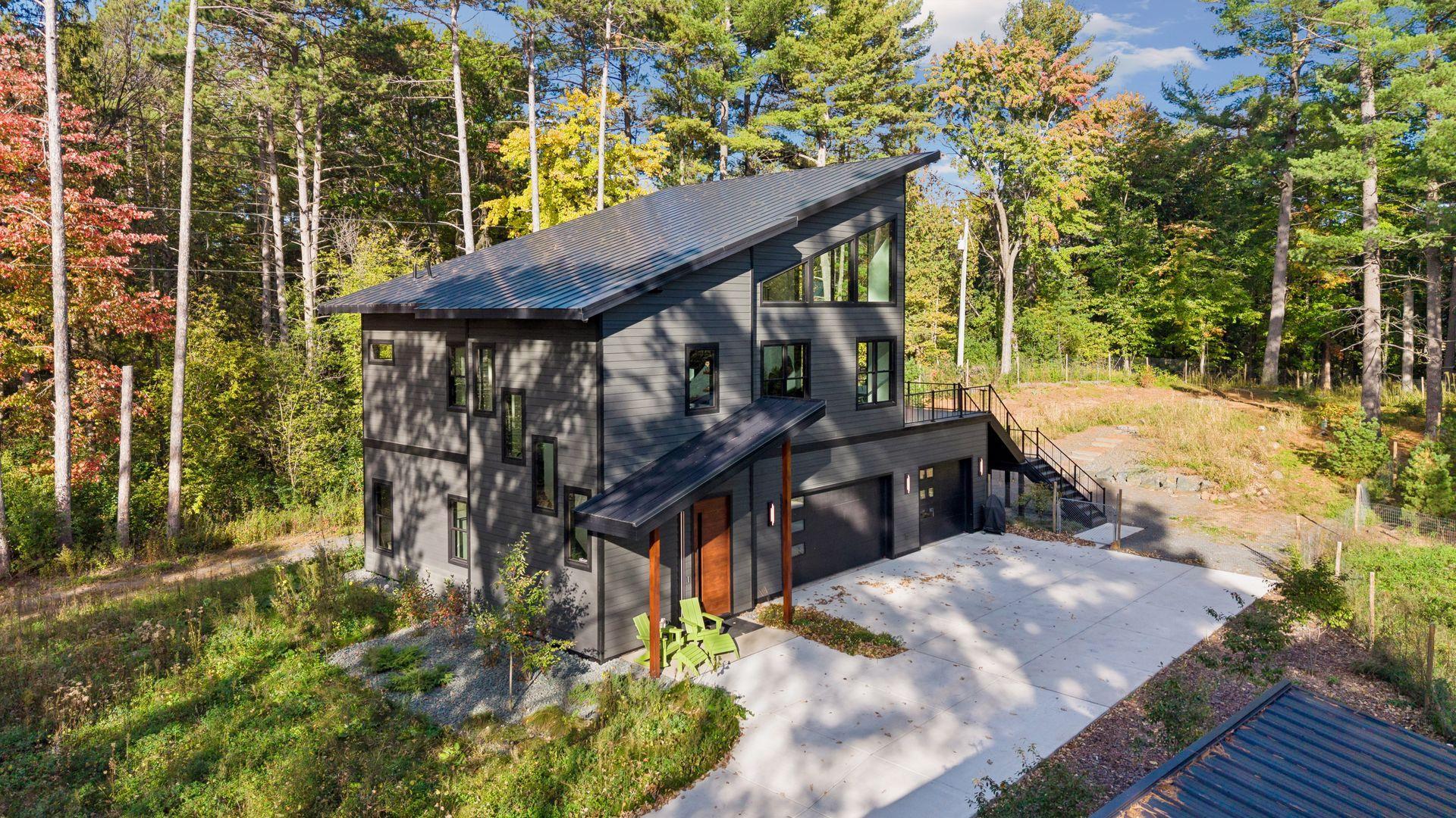 main property photo 0