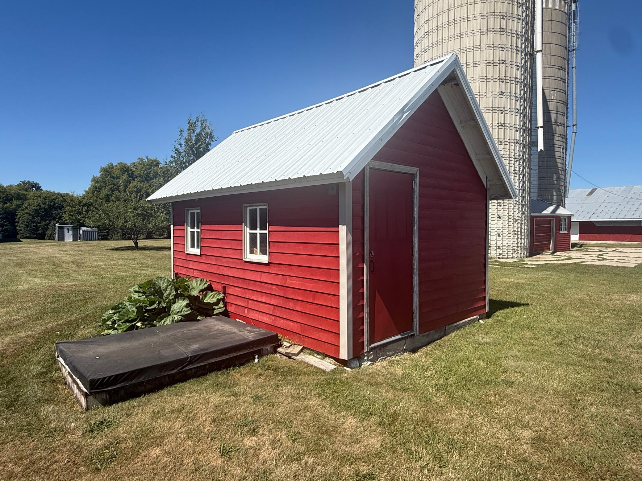 main property photo 79