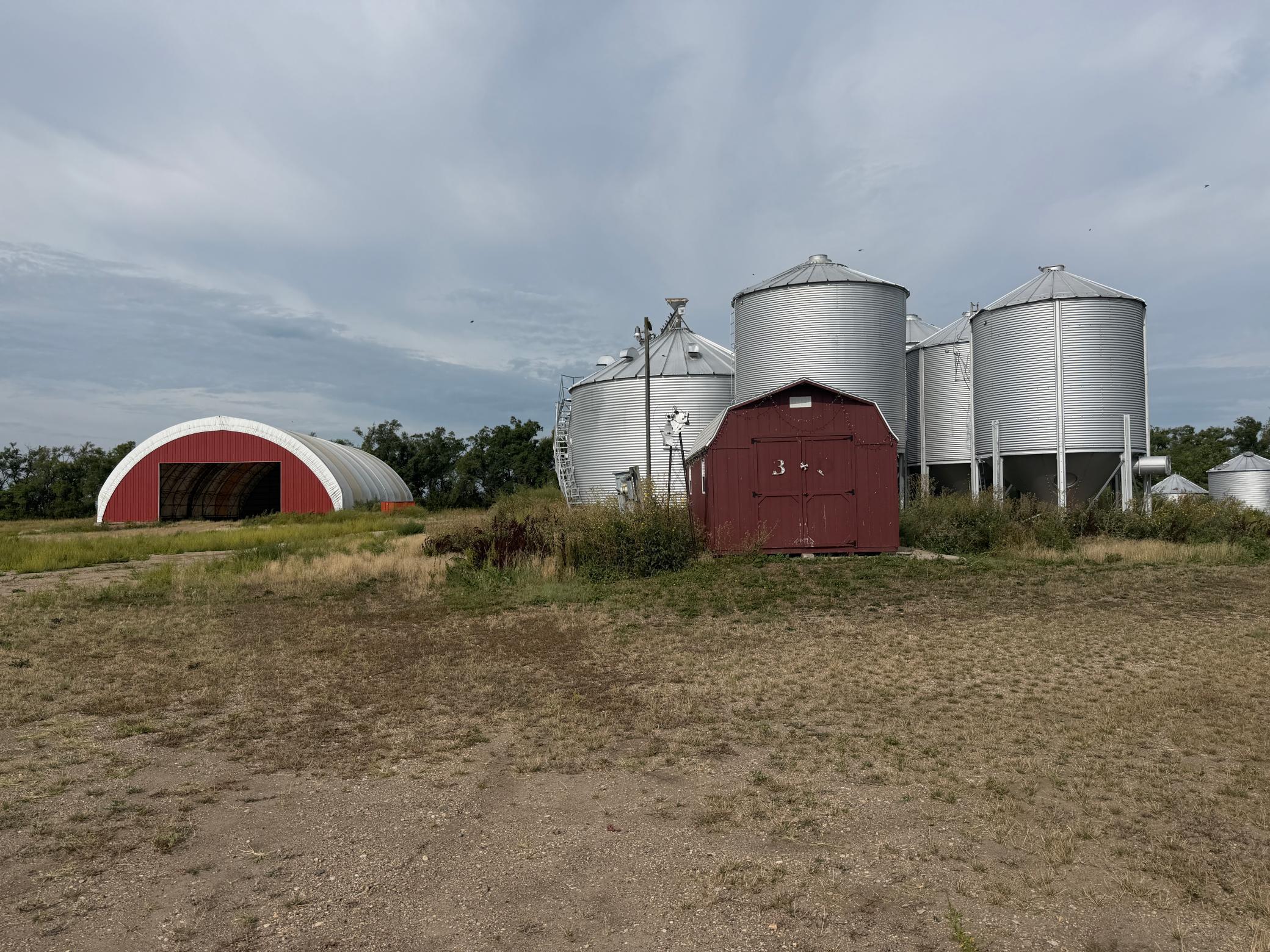 main property photo 41