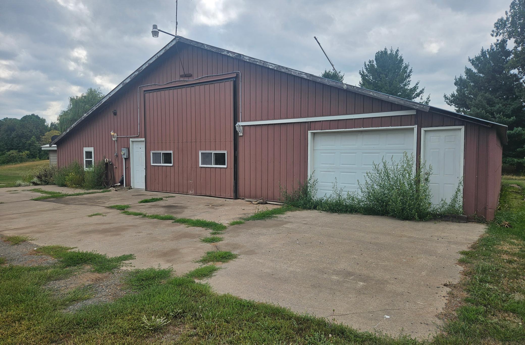 main property photo 4